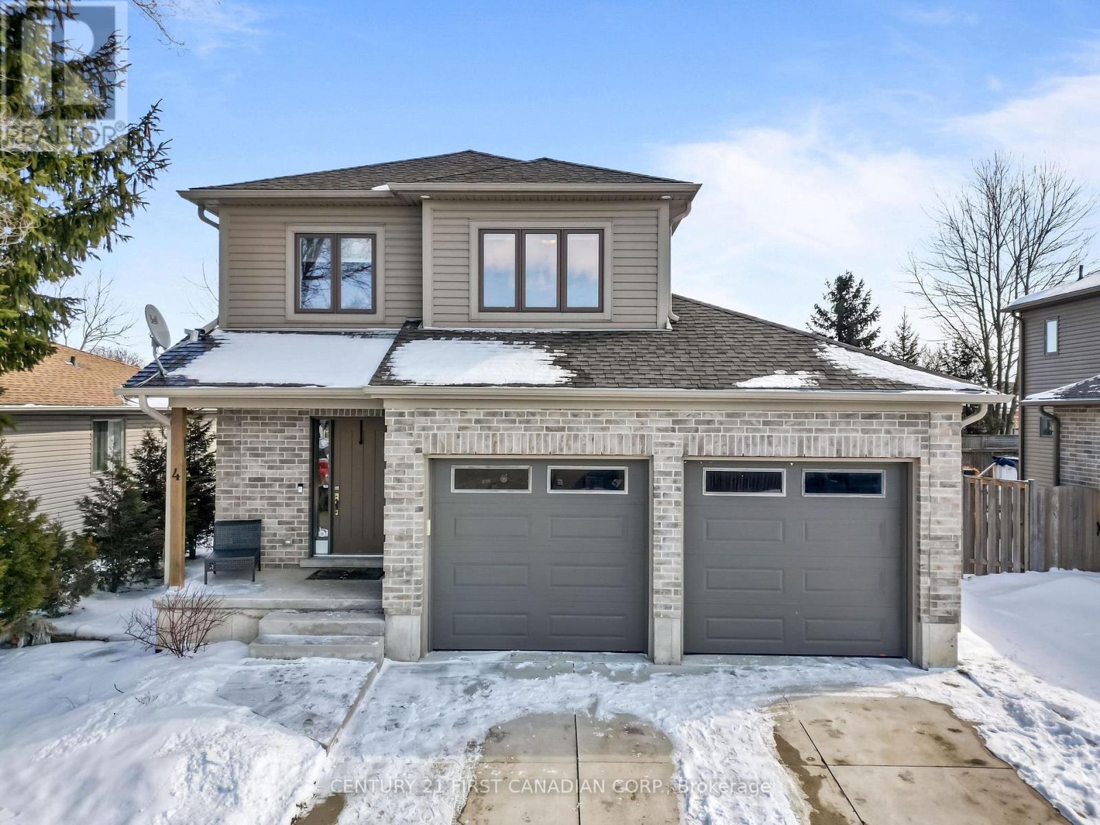 4 Finch Street, North Middlesex, Ontario  N0M 1A0 - Photo 1 - X12833172