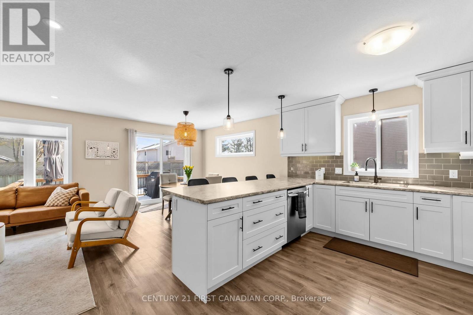 4 Finch Street, North Middlesex, Ontario  N0M 1A0 - Photo 10 - X12833172