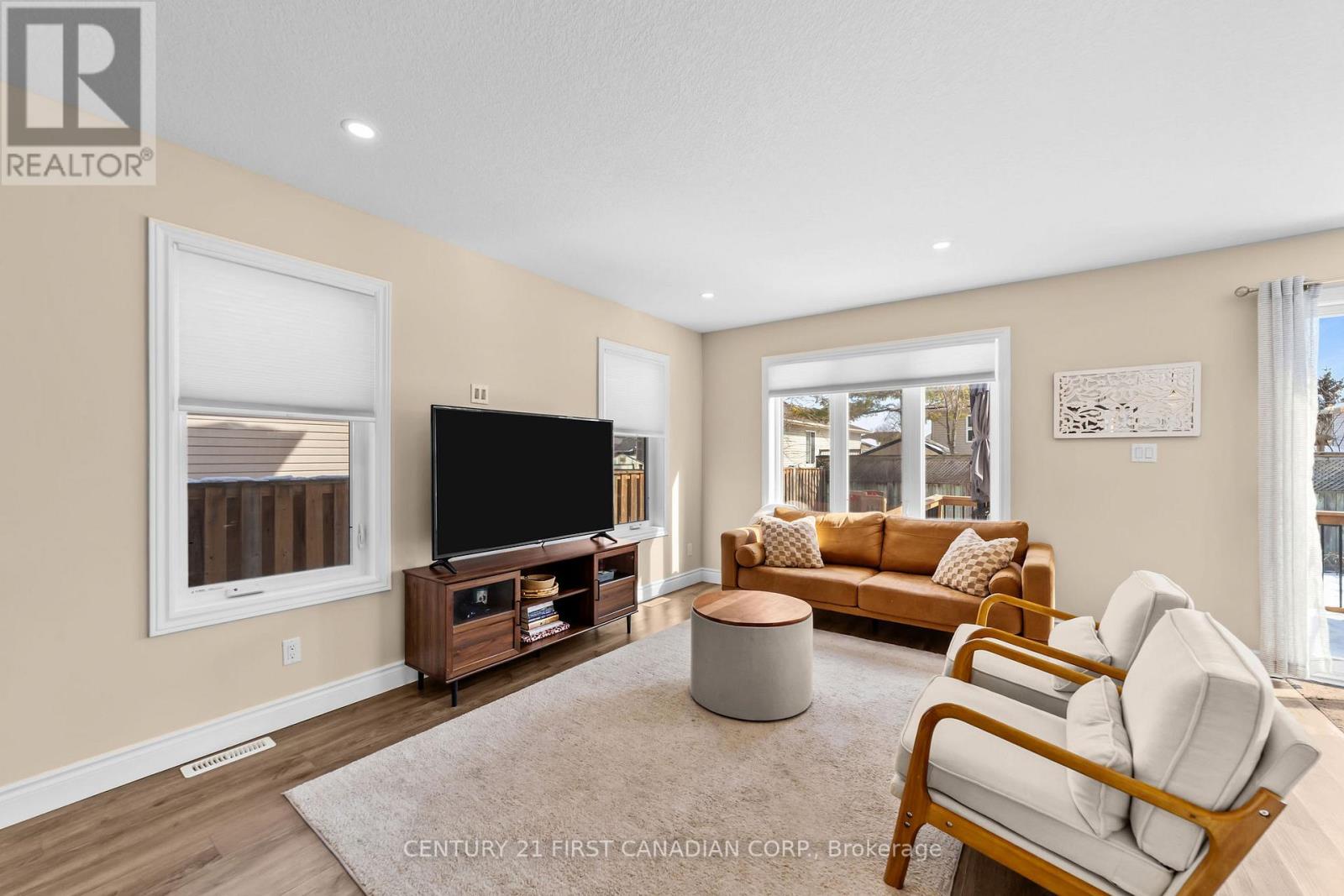 4 Finch Street, North Middlesex, Ontario  N0M 1A0 - Photo 12 - X12833172