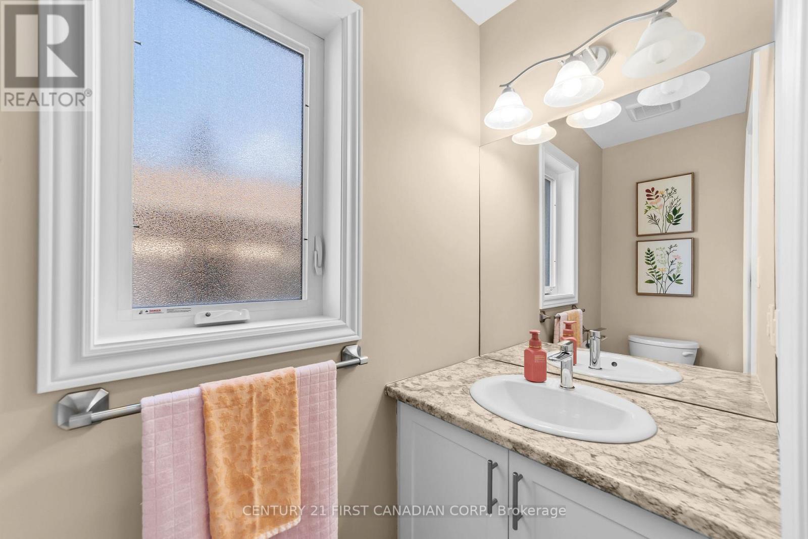 4 Finch Street, North Middlesex, Ontario  N0M 1A0 - Photo 15 - X12833172