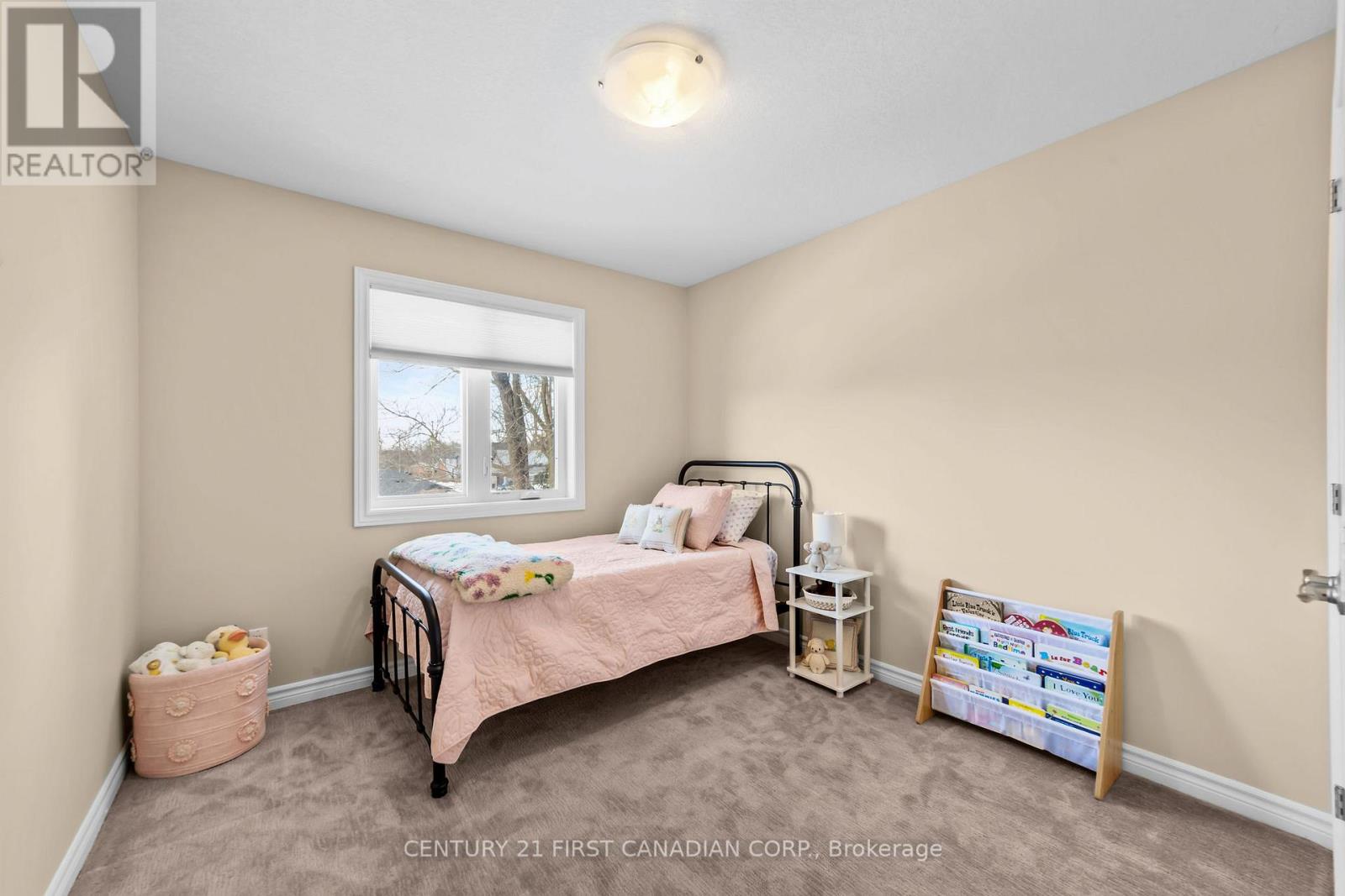 4 Finch Street, North Middlesex, Ontario  N0M 1A0 - Photo 17 - X12833172