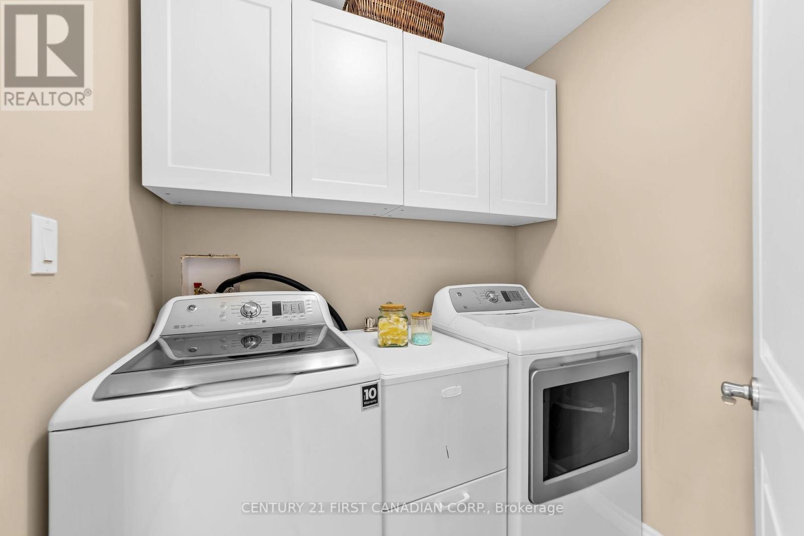 4 Finch Street, North Middlesex, Ontario  N0M 1A0 - Photo 22 - X12833172