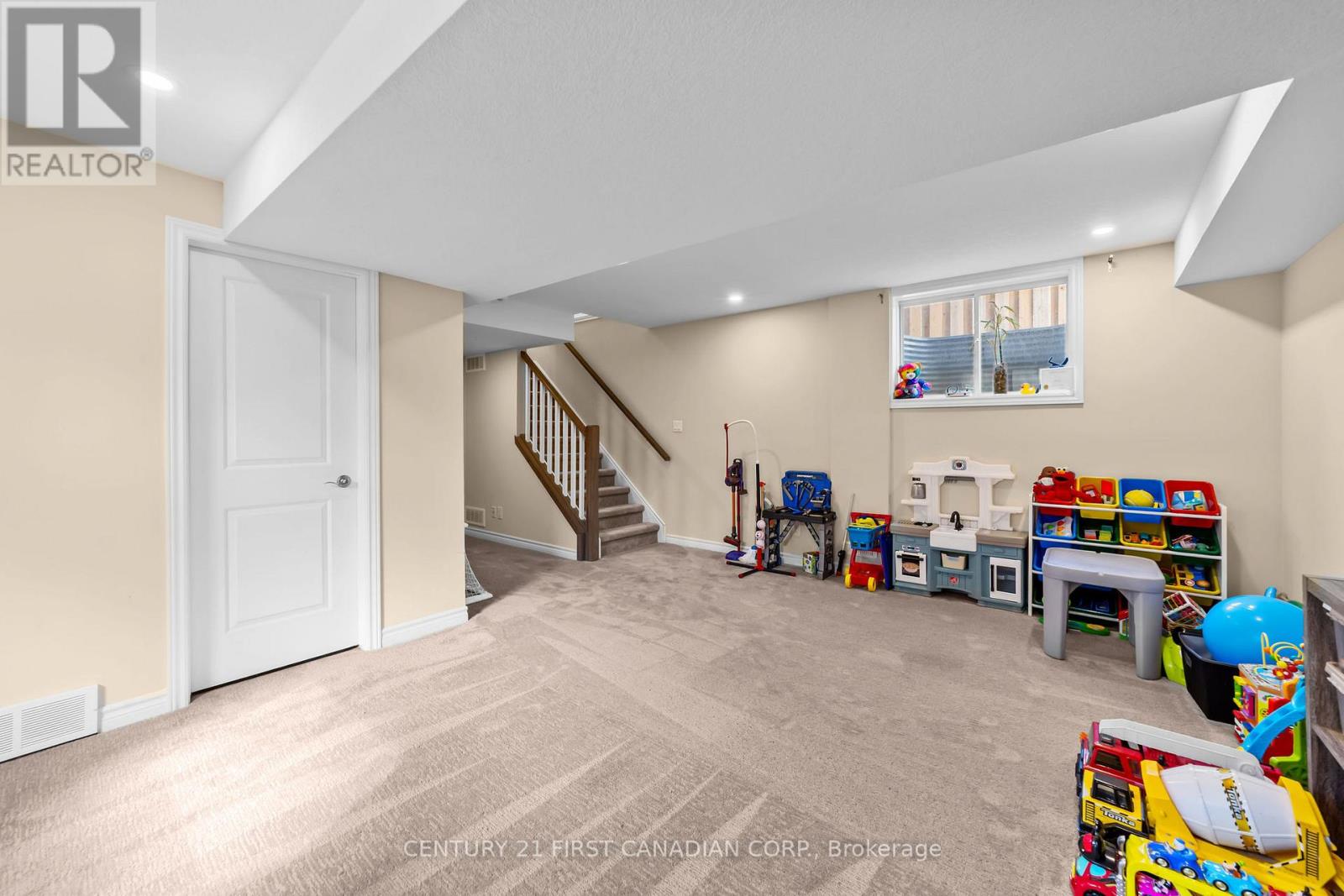 4 Finch Street, North Middlesex, Ontario  N0M 1A0 - Photo 23 - X12833172