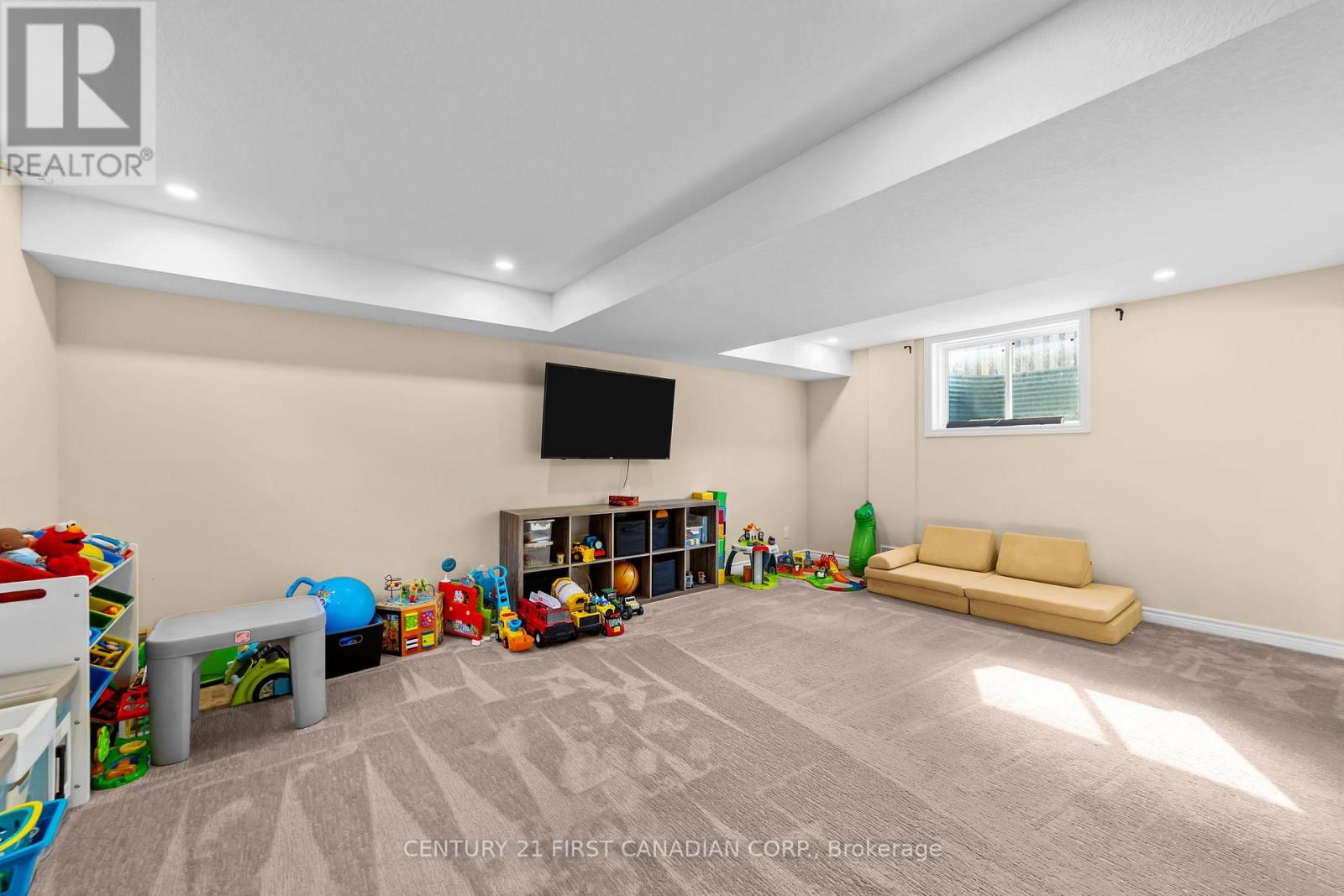 4 Finch Street, North Middlesex, Ontario  N0M 1A0 - Photo 25 - X12833172