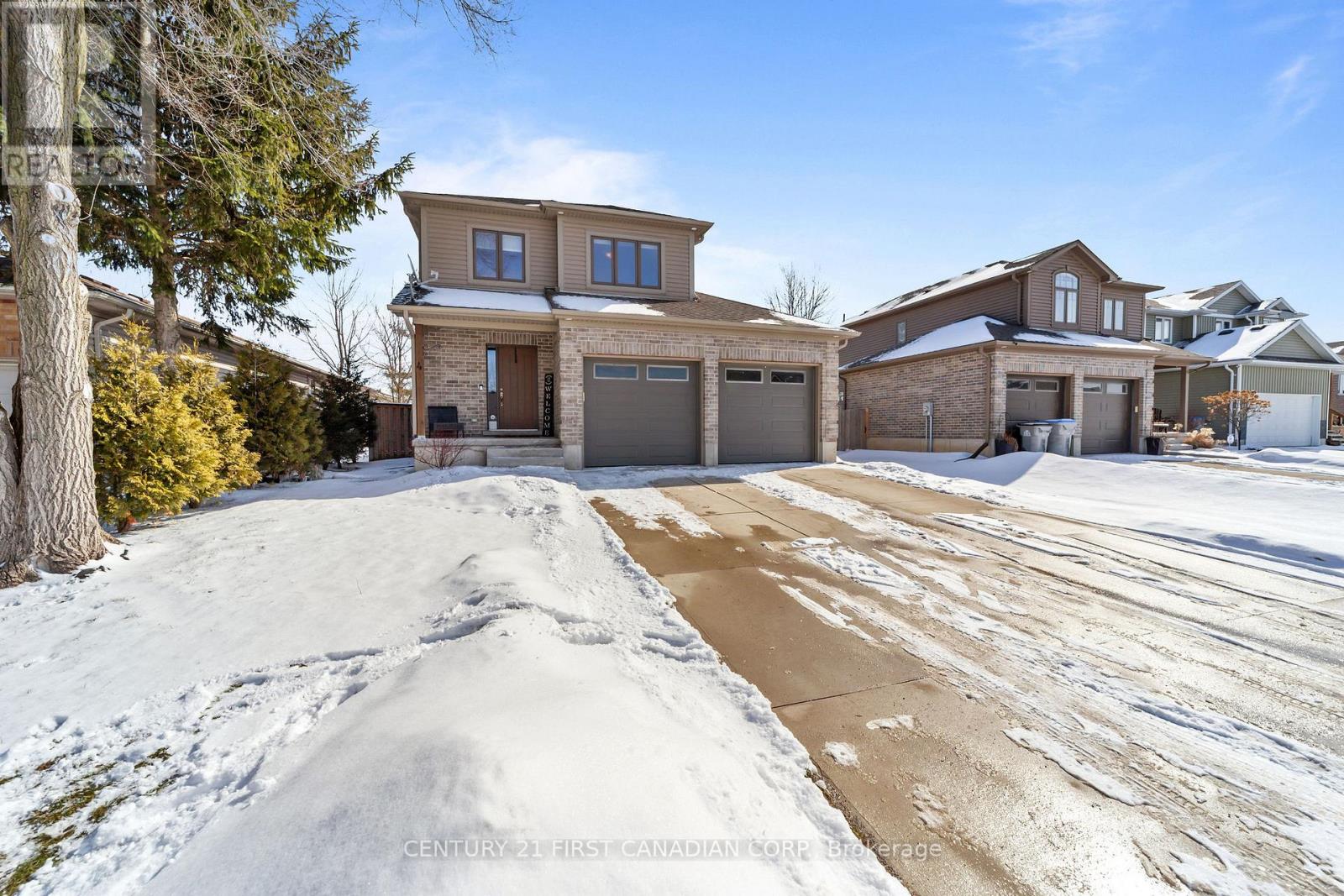 4 Finch Street, North Middlesex, Ontario  N0M 1A0 - Photo 3 - X12833172