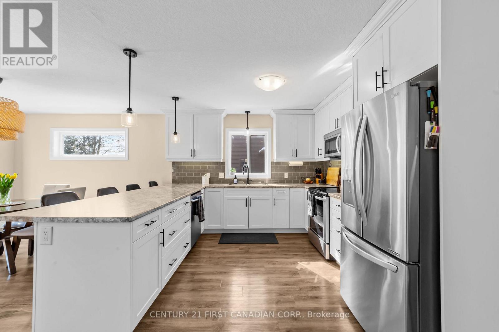 4 Finch Street, North Middlesex, Ontario  N0M 1A0 - Photo 8 - X12833172