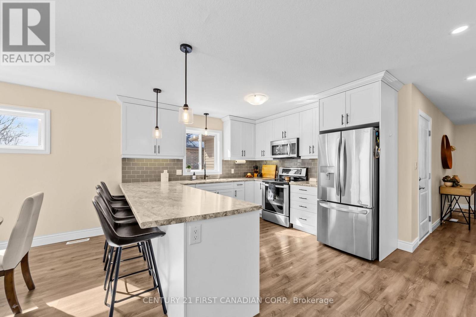 4 Finch Street, North Middlesex, Ontario  N0M 1A0 - Photo 9 - X12833172