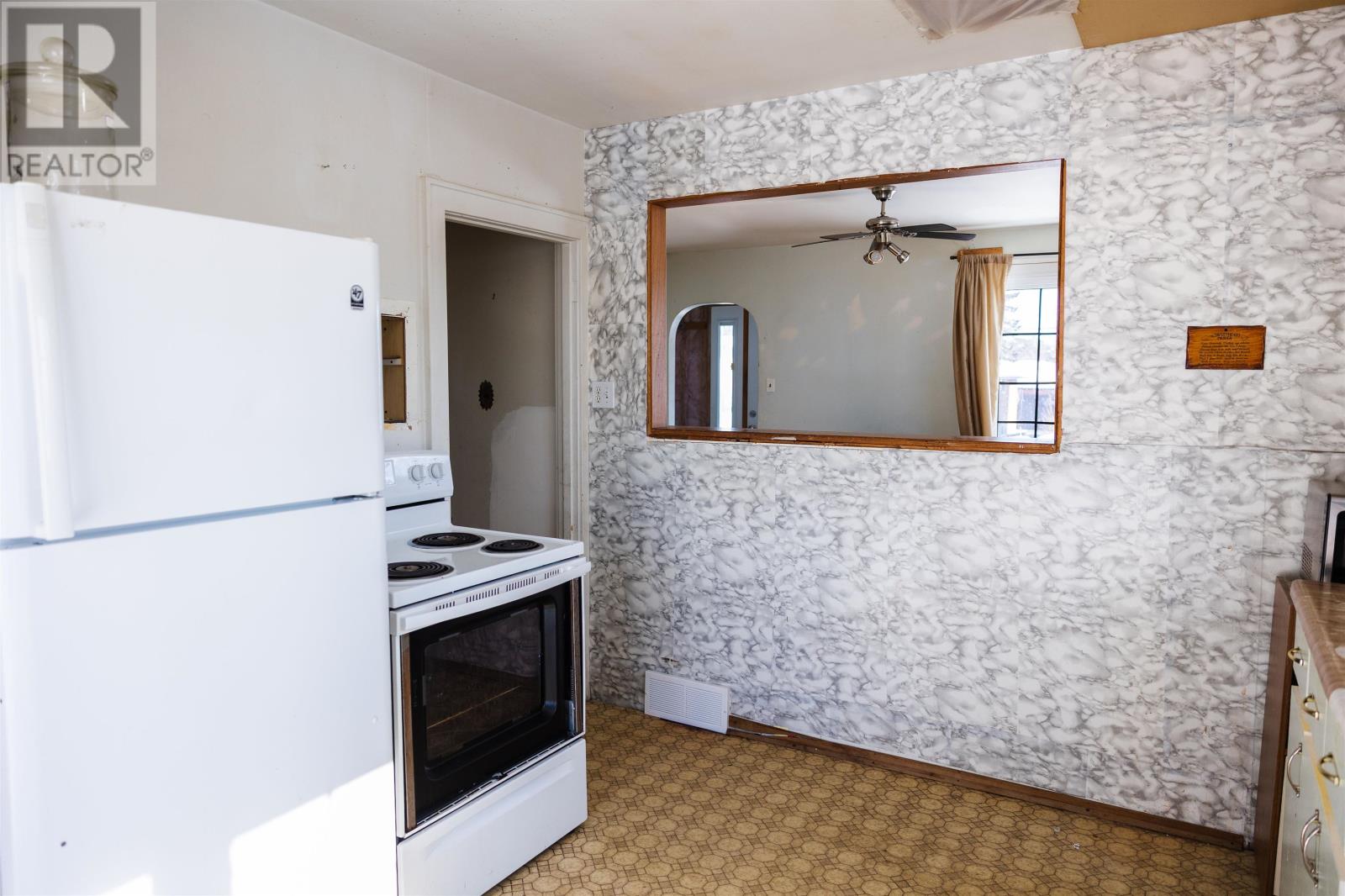 202 Pine St, Thunder Bay, Ontario  P7A 5X8 - Photo 6 - TB2600306