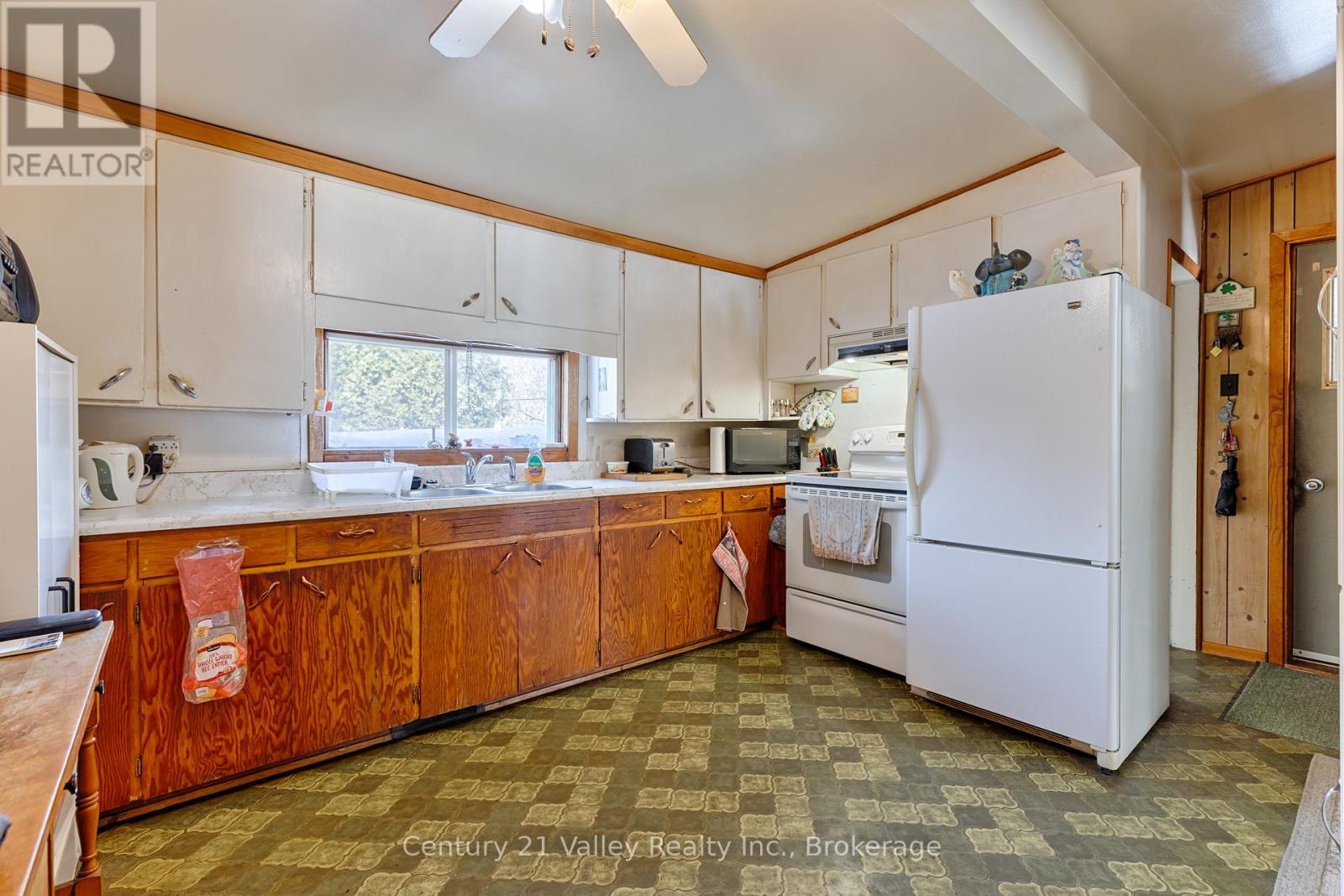 32 Ryan Street, Killaloe, Ontario  K0J 2A0 - Photo 9 - X12833128