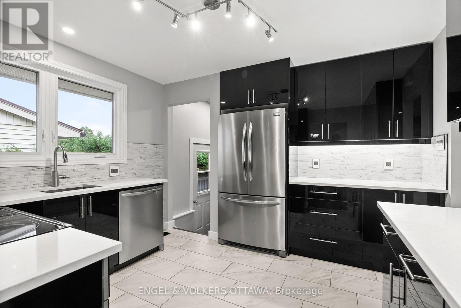 20 Gary Avenue, Ottawa, Ontario  K2G 3L3 - Photo 9 - X12832896