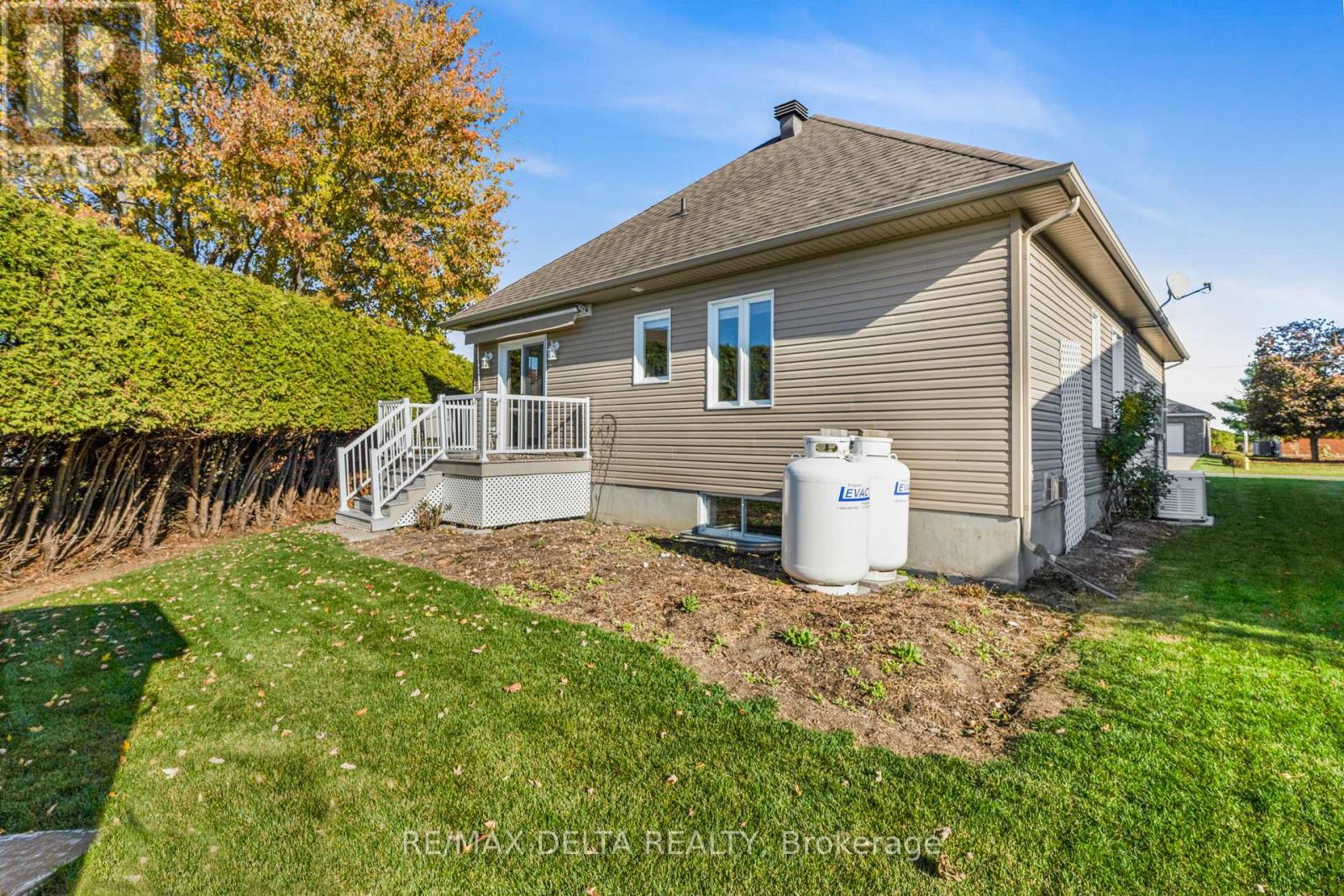 131 Caledonia Road, The Nation, Ontario  K0C 2B0 - Photo 4 - X12832964