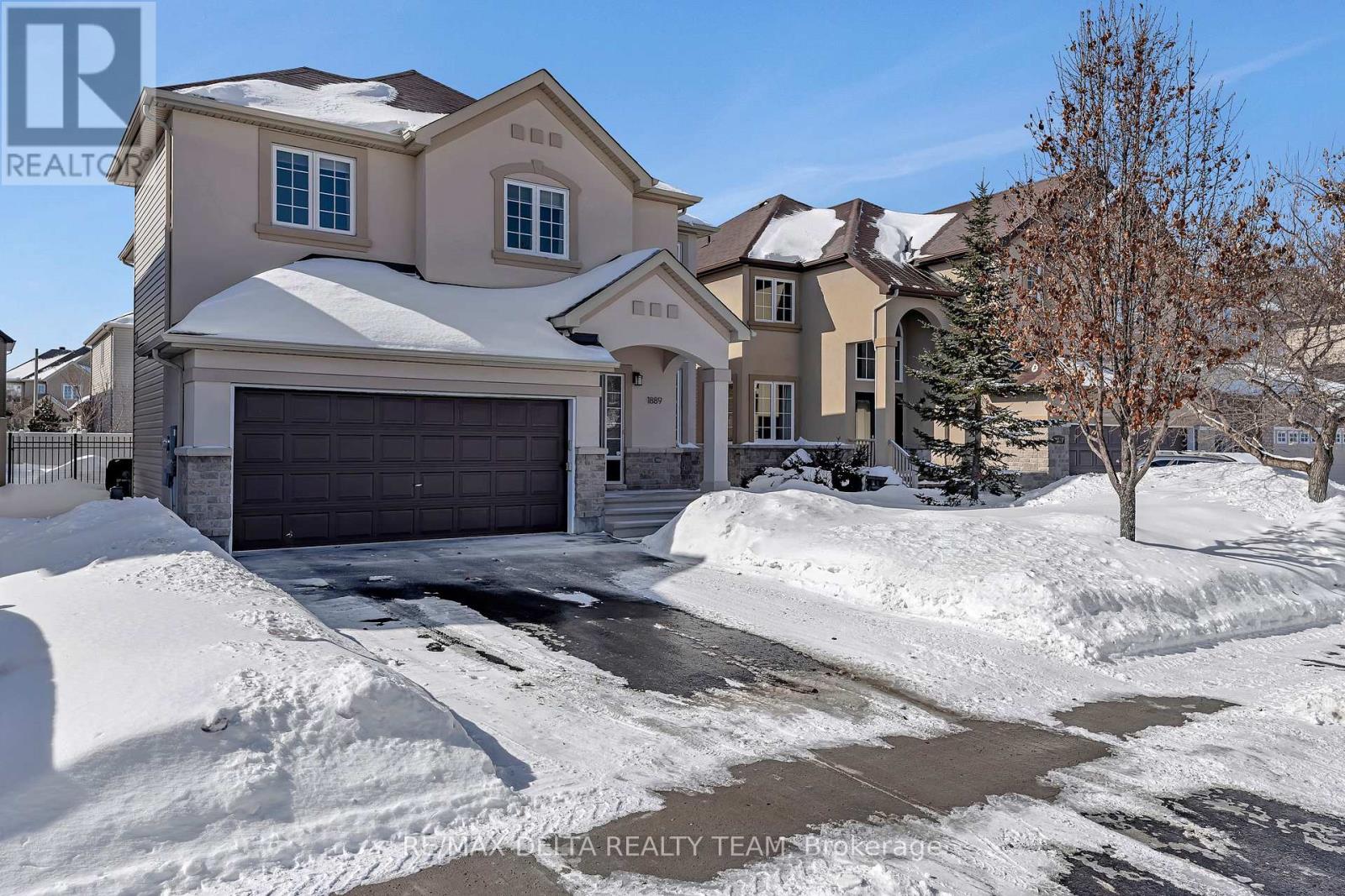 1889 MONTMERE AVENUE, Ottawa, Ontario