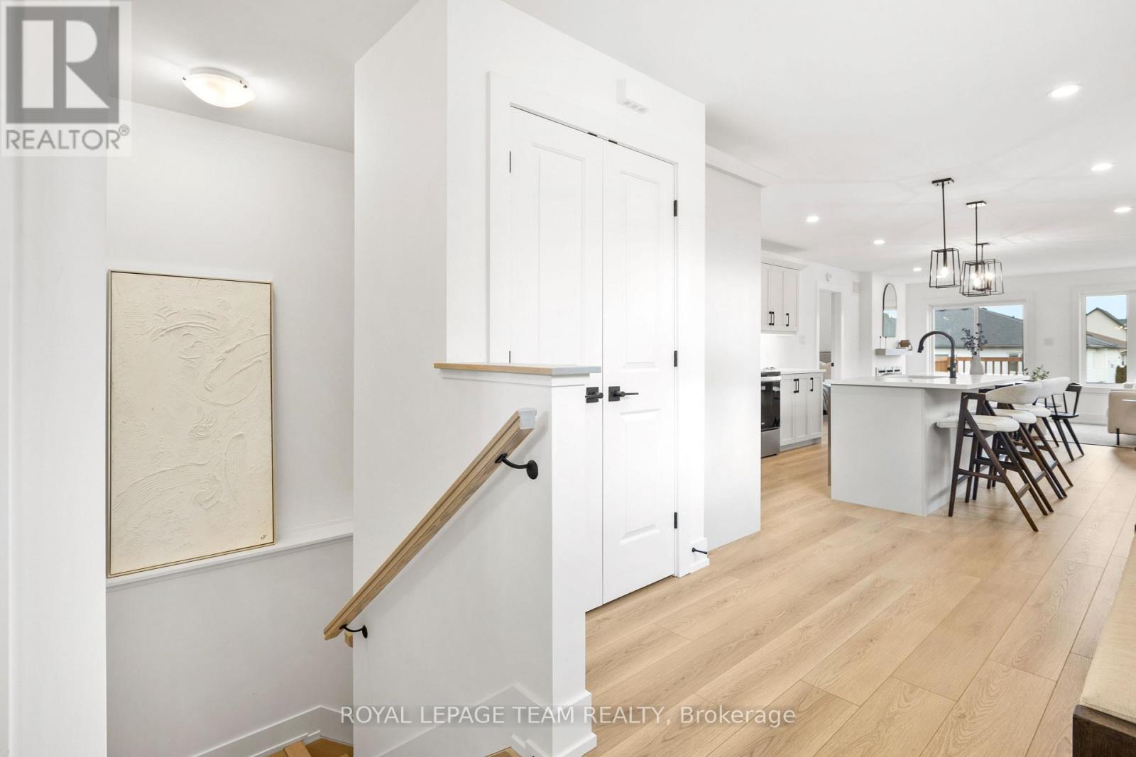 52 Whitcomb Crescent, Smiths Falls, Ontario  K7A 0C2 - Photo 5 - X12832994