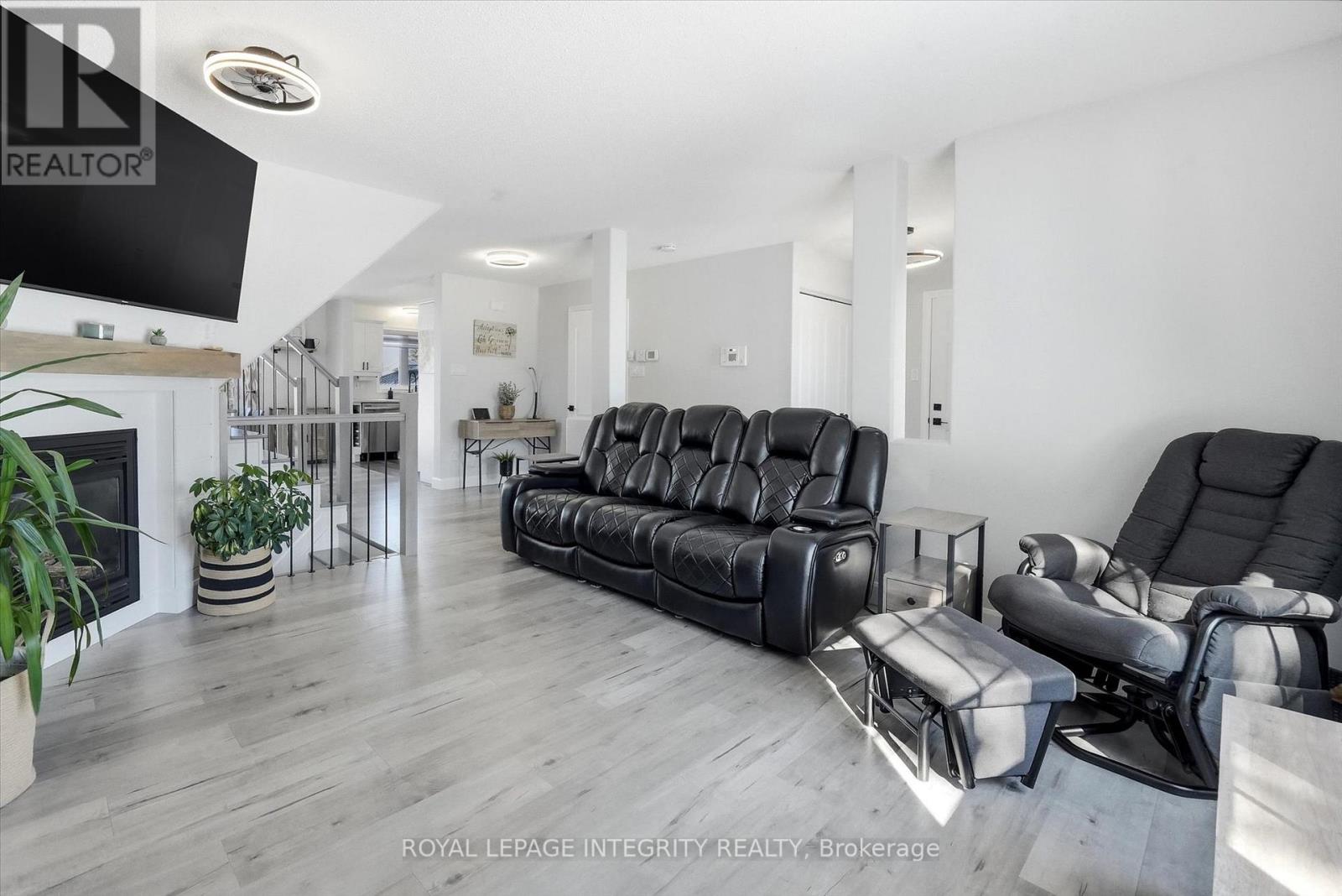 36 Frontenac Boulevard, Russell, Ontario  K0A 1W0 - Photo 8 - X12833104