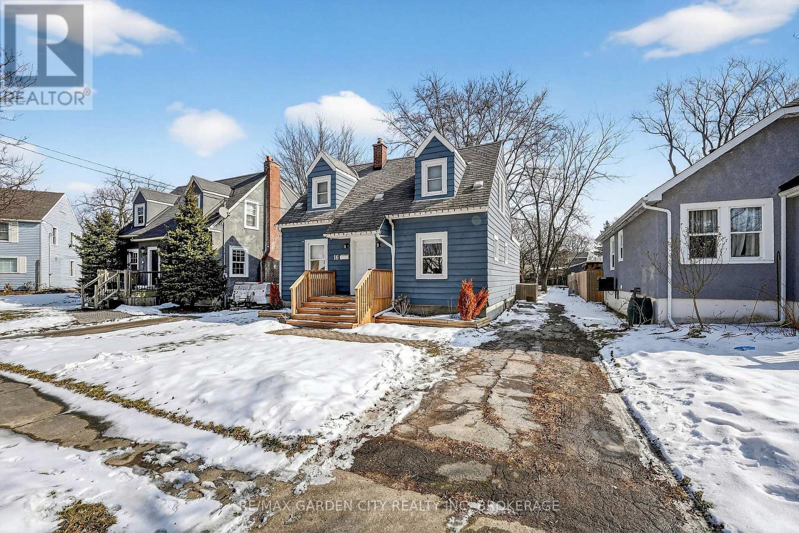 16 Walnut Street, Welland (Prince Charles), Ontario  L3C 1E9 - Photo 1 - X12833052