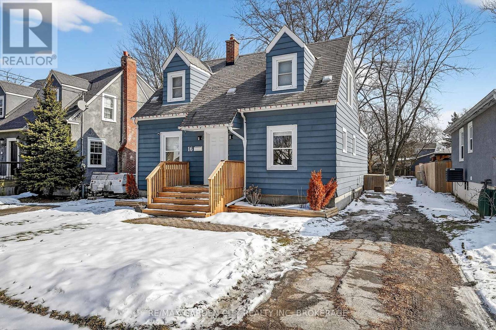 16 Walnut Street, Welland (Prince Charles), Ontario  L3C 1E9 - Photo 2 - X12833052