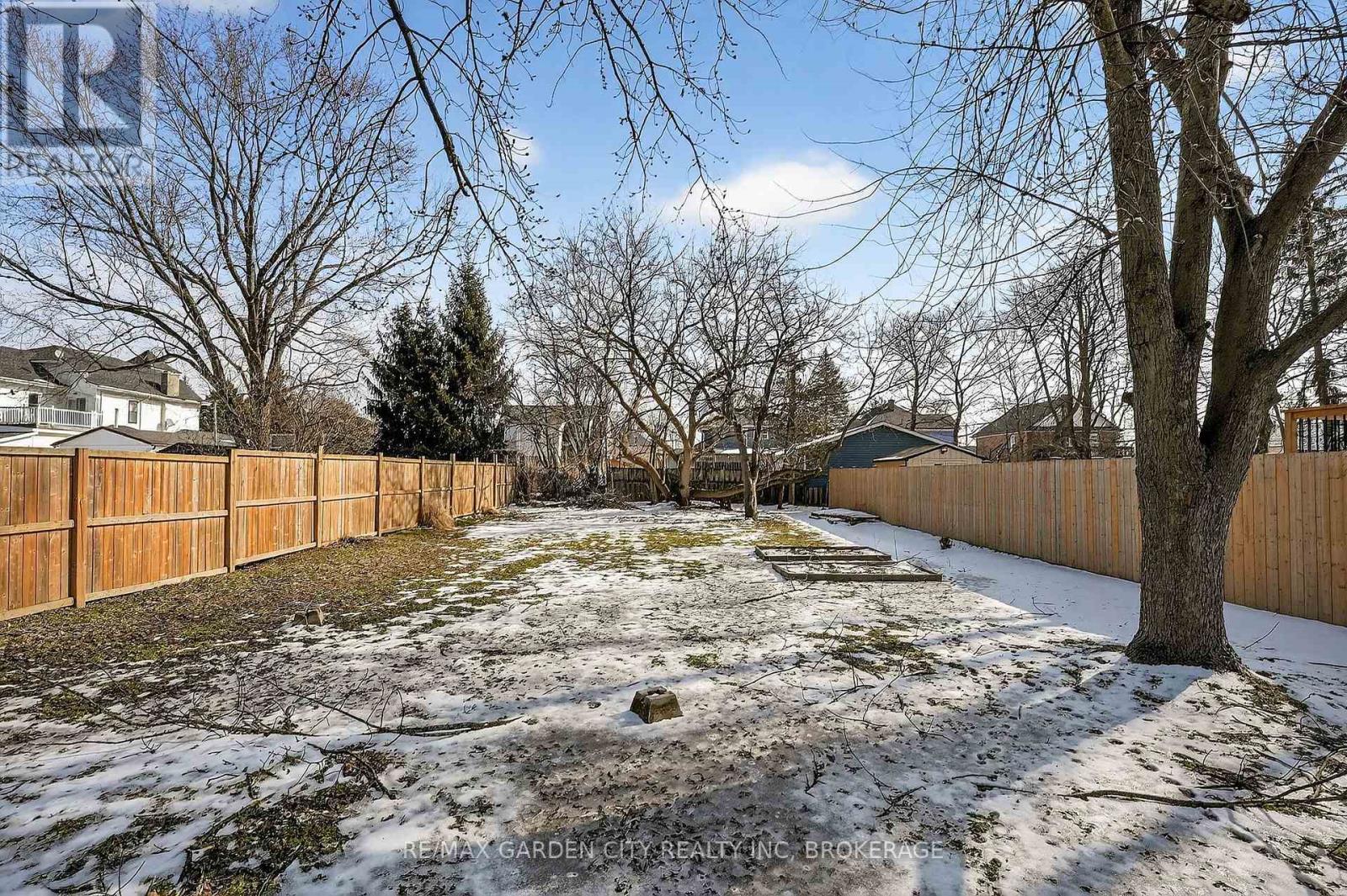 16 Walnut Street, Welland (Prince Charles), Ontario  L3C 1E9 - Photo 37 - X12833052