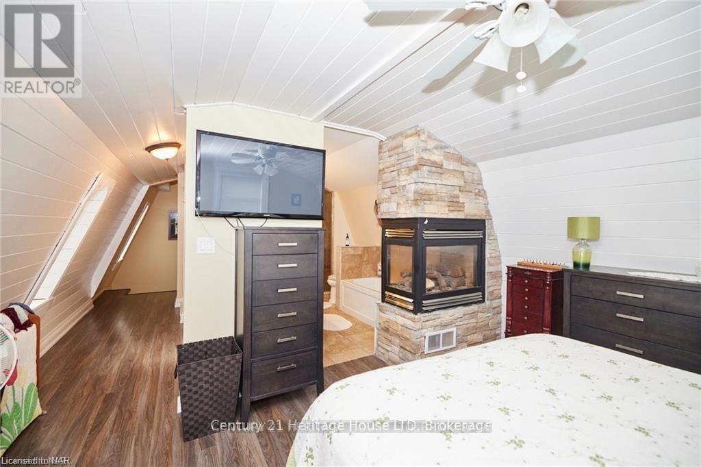 355 Ridge Road N, Fort Erie (Ridgeway), Ontario  L0S 1N0 - Photo 8 - X12833138