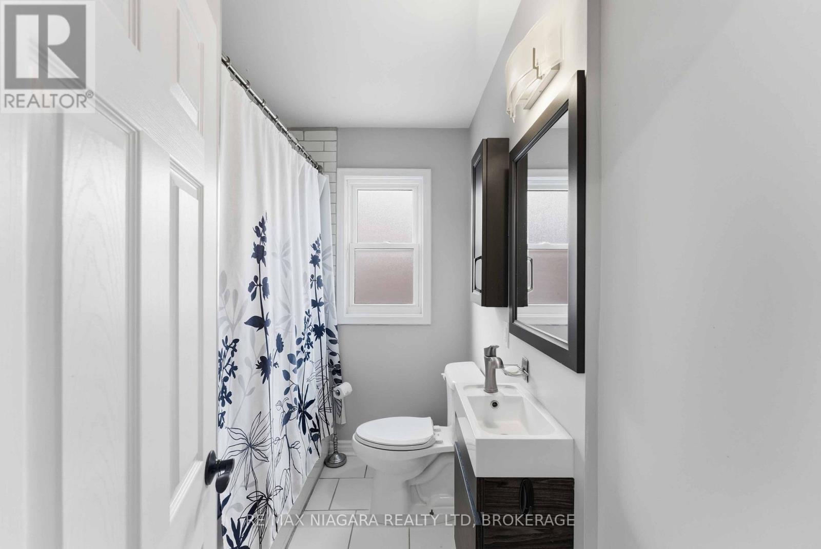 6122 Burdette Drive E, Niagara Falls, Ontario  L2E 5G7 - Photo 16 - X12833260