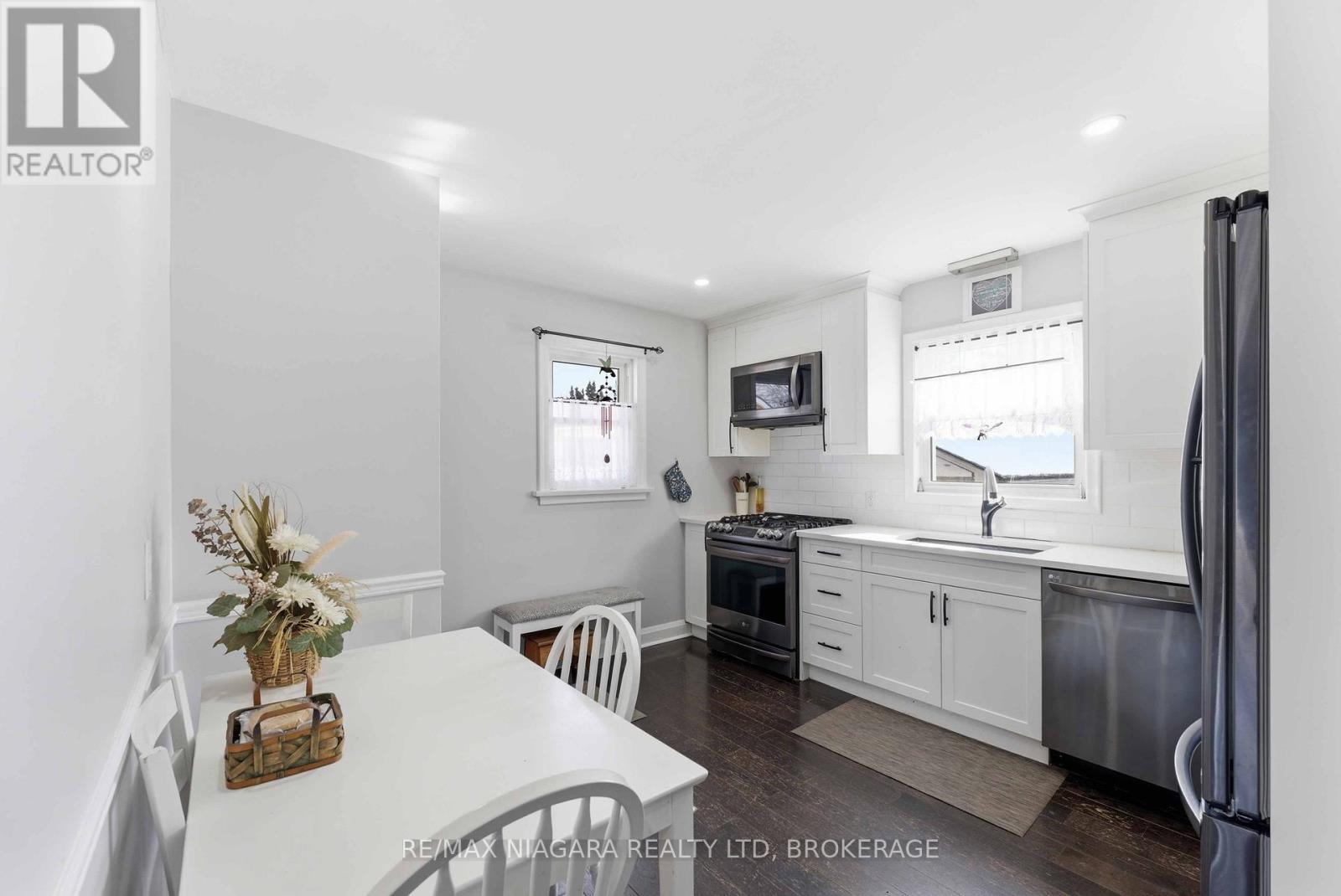 6122 Burdette Drive E, Niagara Falls, Ontario  L2E 5G7 - Photo 7 - X12833260