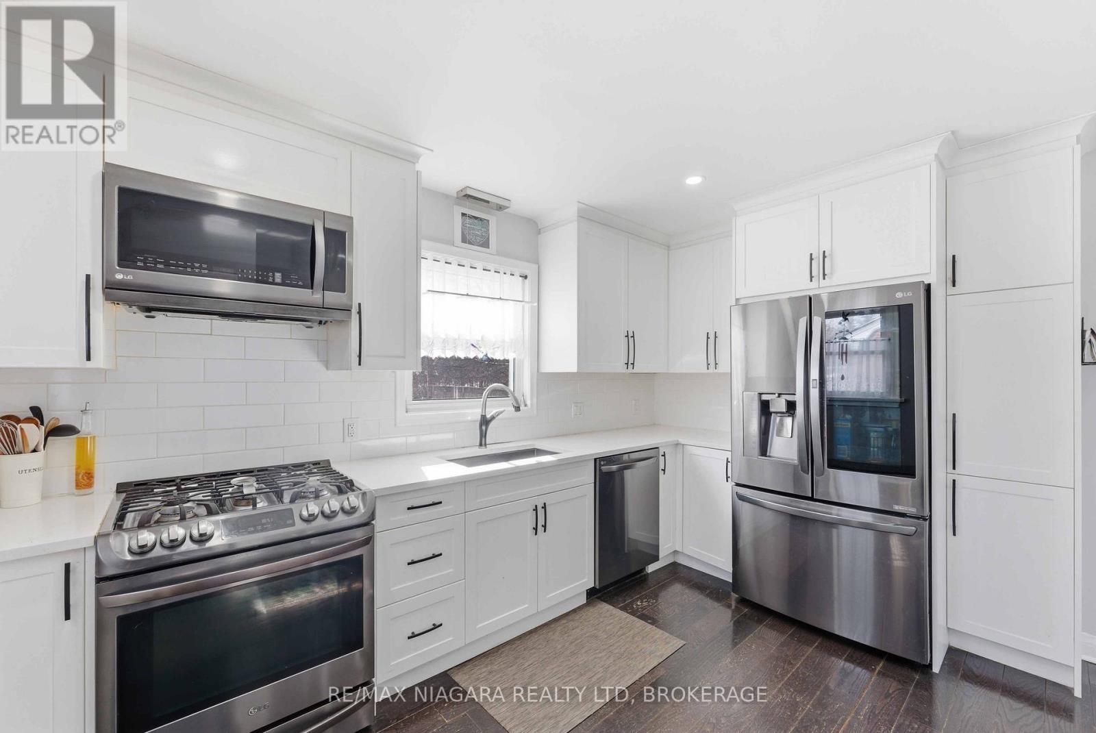 6122 Burdette Drive E, Niagara Falls, Ontario  L2E 5G7 - Photo 8 - X12833260