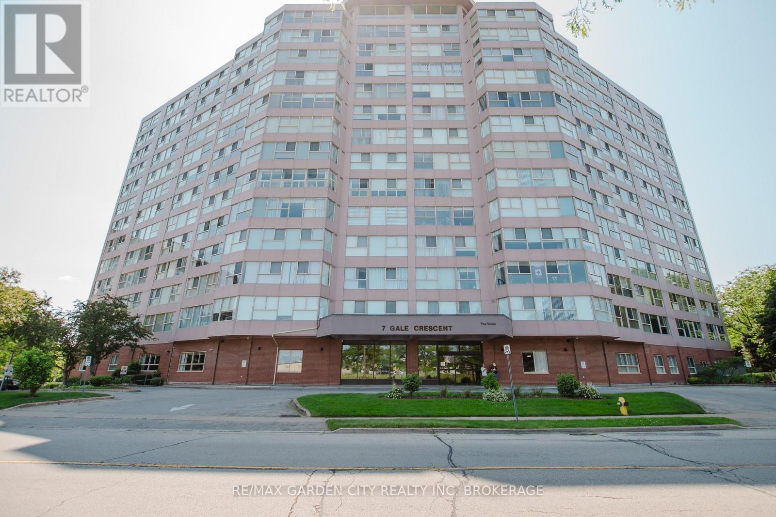 307 - 7 Gale Crescent, St. Catharines (E. Chester), Ontario  L2R 7M8 - Photo 1 - X12833280