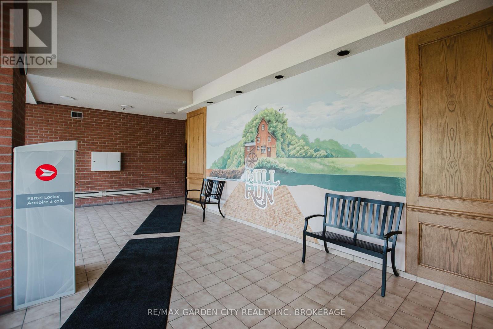 307 - 7 Gale Crescent, St. Catharines (E. Chester), Ontario  L2R 7M8 - Photo 3 - X12833280