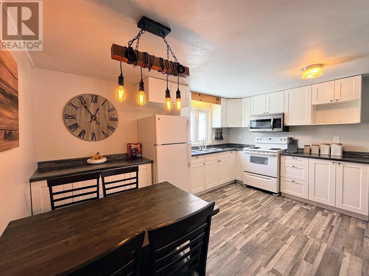 10 Jackson Cres, Marathon, Ontario  P0T 2E0 - Photo 2 - TB2600326