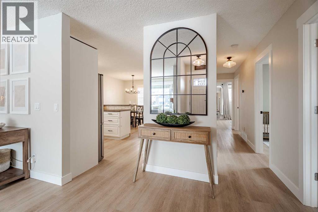 531 Deerpath Court Se, Calgary, Alberta  T2J 6C8 - Photo 5 - A2288604