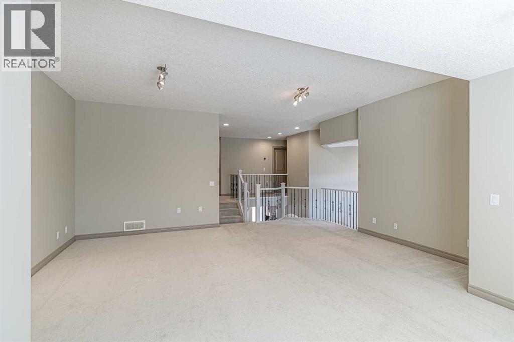 67 Evergreen Row Sw, Calgary, Alberta  t2y 5h9 - Photo 10 - A2289866