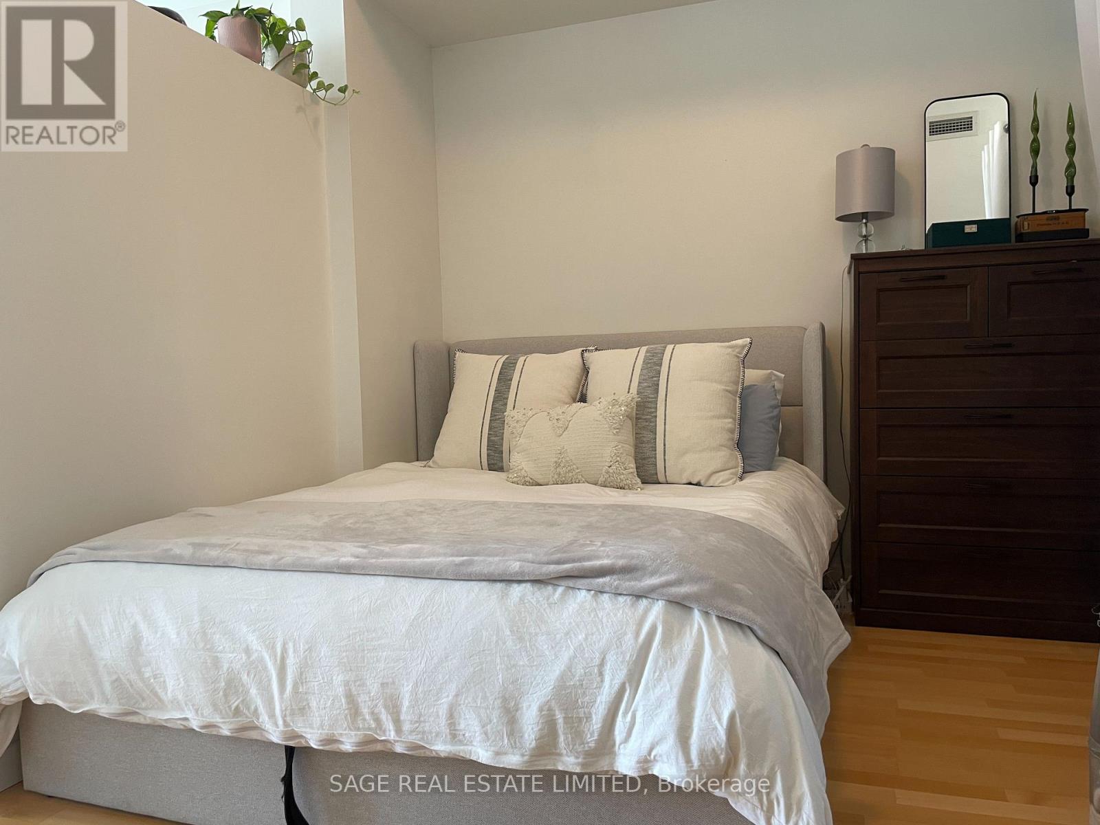 2107 - 281 Mutual Street, Toronto, Ontario  M4Y 1X6 - Photo 6 - C12833012