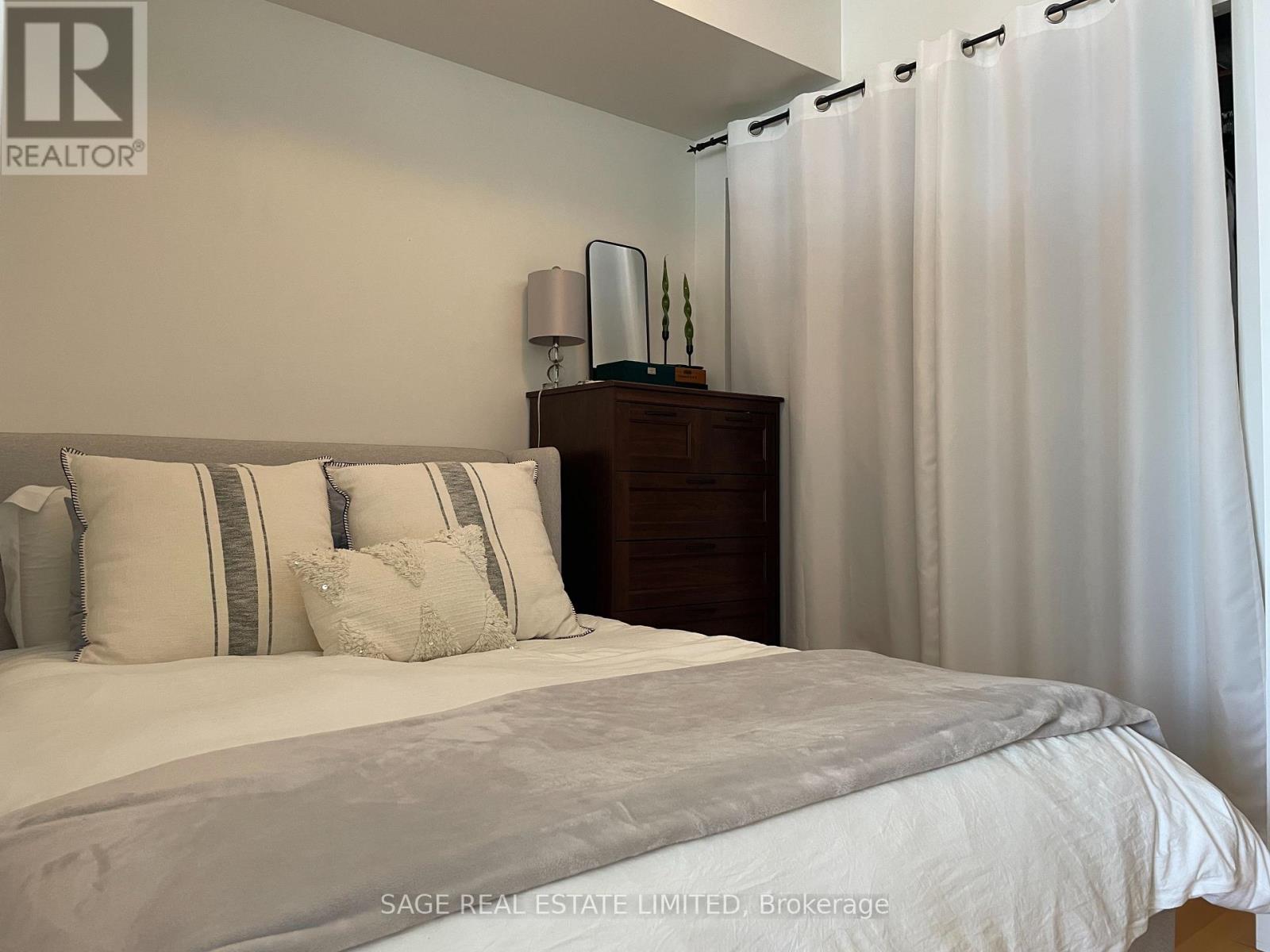 2107 - 281 Mutual Street, Toronto, Ontario  M4Y 1X6 - Photo 7 - C12833012