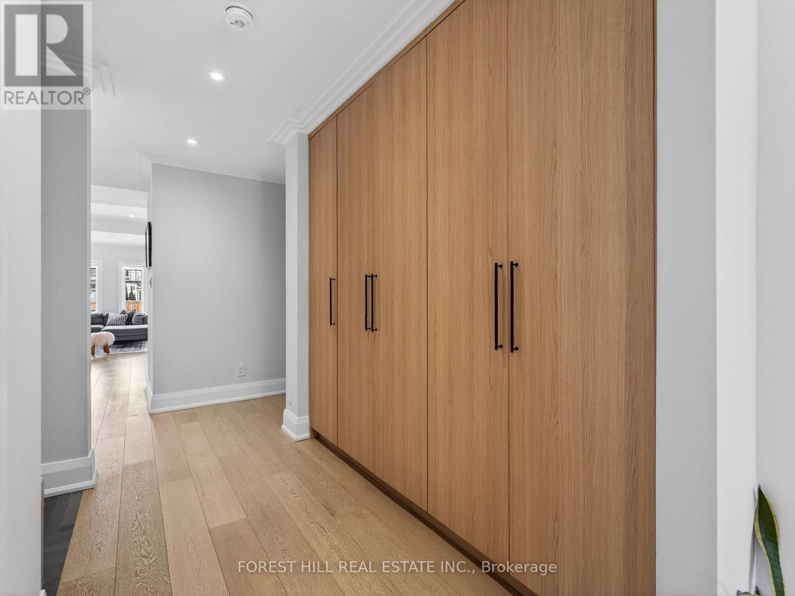 186 Wychwood Avenue, Toronto (Humewood-Cedarvale), Ontario  M6C 2T3 - Photo 8 - C12833014