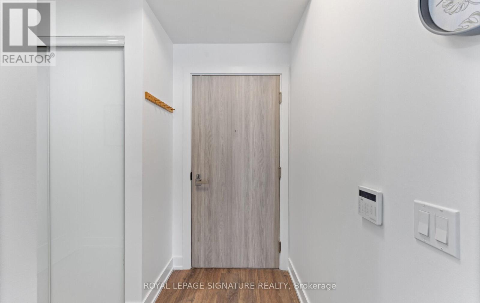 213 - 80 Vanauley Street, Toronto, Ontario  M5T 0C9 - Photo 3 - C12833020