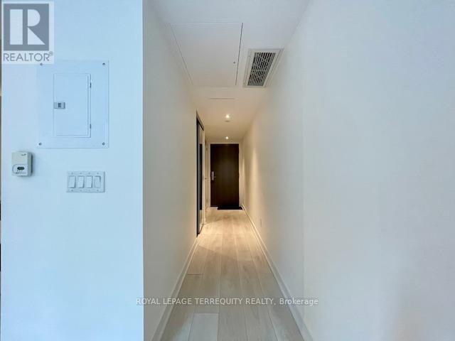 709 - 188 Cumberland Street, Toronto (Annex), Ontario  M5R 2G3 - Photo 2 - C12833032