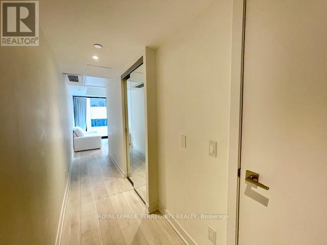 709 - 188 Cumberland Street, Toronto (Annex), Ontario  M5R 2G3 - Photo 3 - C12833032