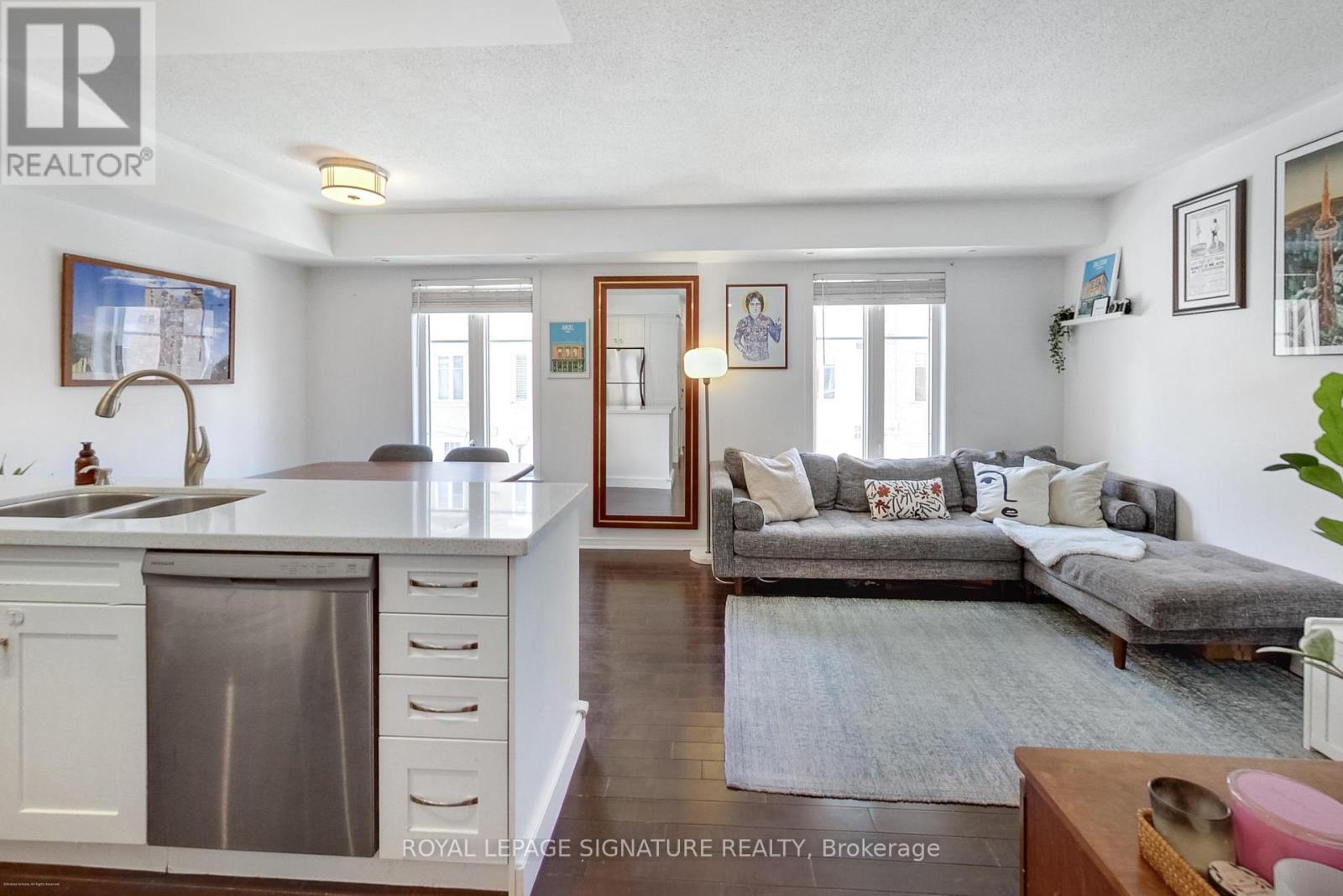 838 - 46 WESTERN BATTERY ROAD, Toronto, Ontario