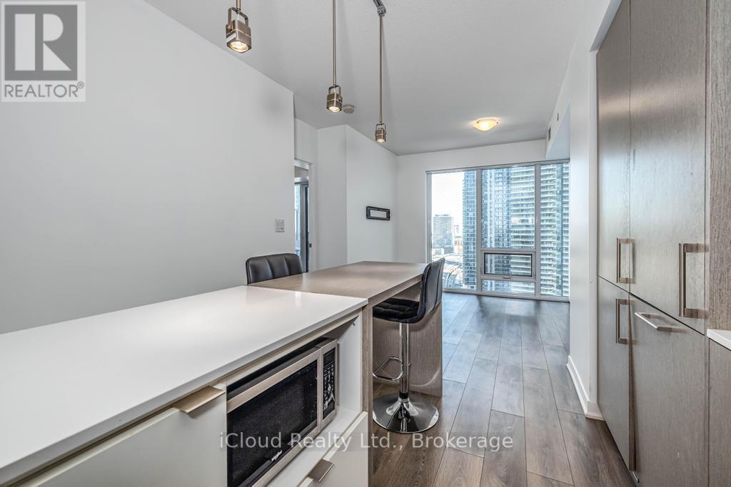 2205 - 100 Harbour Street, Toronto, Ontario  M5J 2T5 - Photo 15 - C12833092
