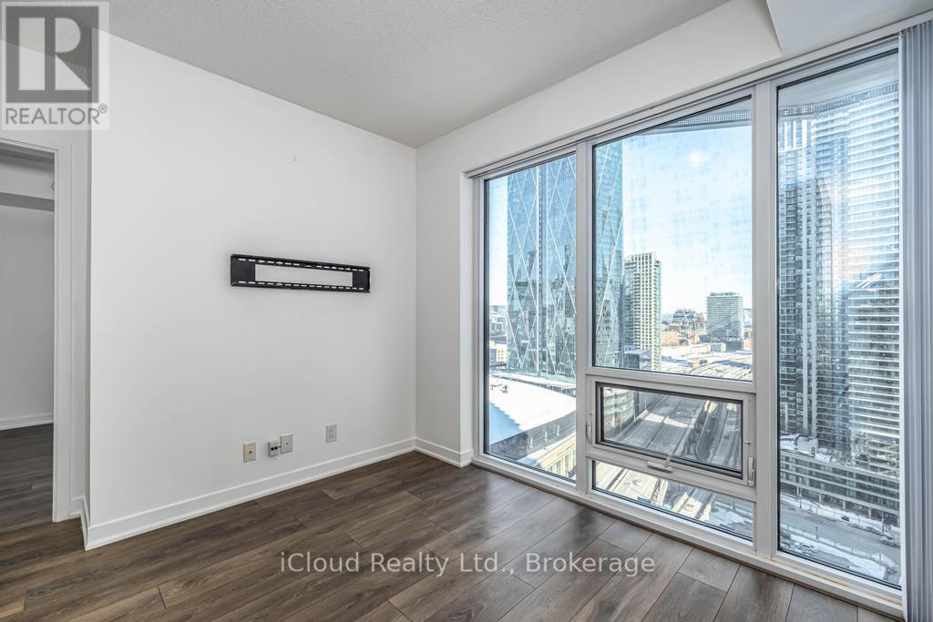 2205 - 100 Harbour Street, Toronto, Ontario  M5J 2T5 - Photo 16 - C12833092