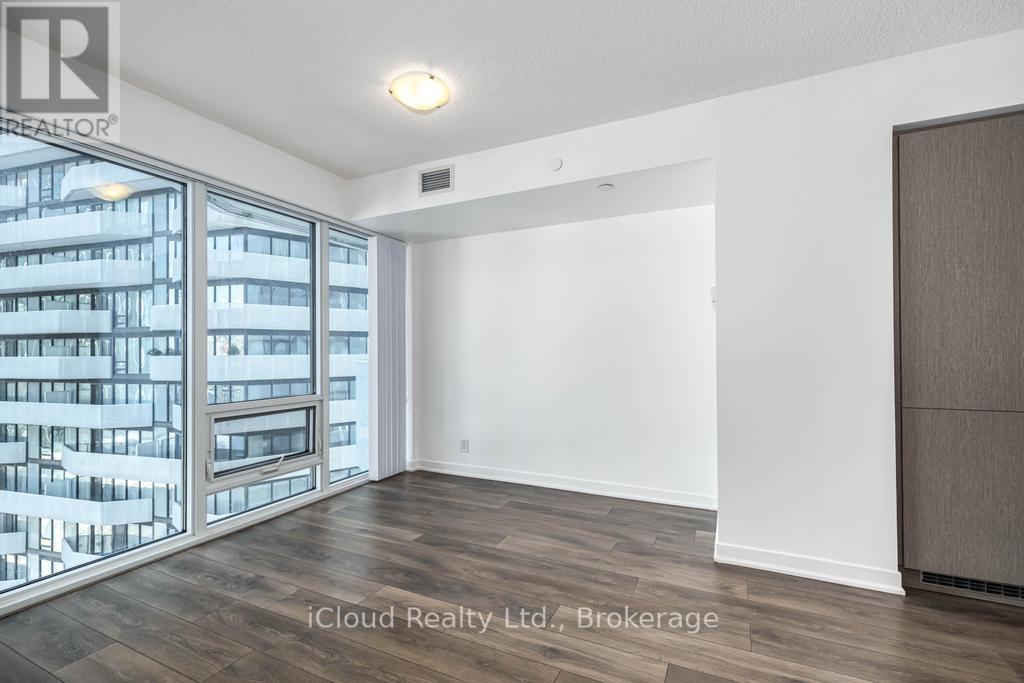 2205 - 100 Harbour Street, Toronto, Ontario  M5J 2T5 - Photo 18 - C12833092
