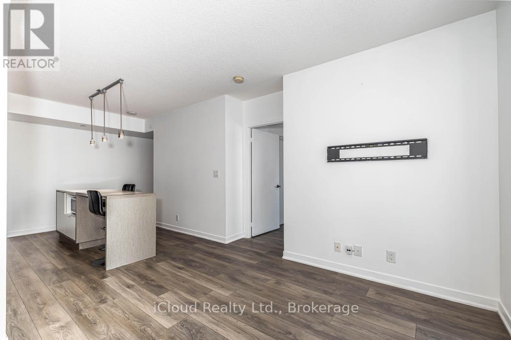 2205 - 100 Harbour Street, Toronto, Ontario  M5J 2T5 - Photo 9 - C12833092