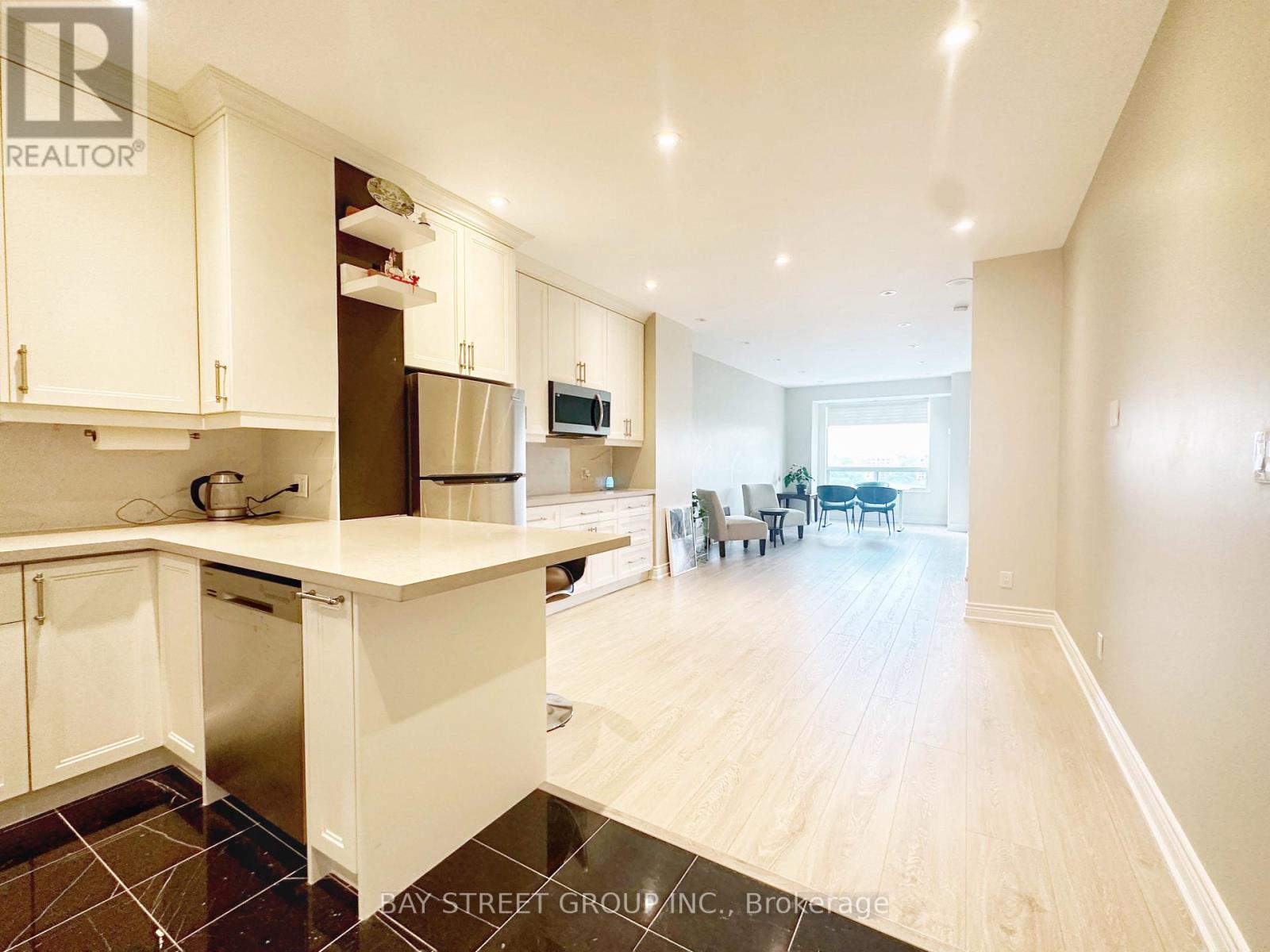 1001 - 102 Bloor Street W, Toronto, Ontario  M5S 1M8 - Photo 13 - C12833146