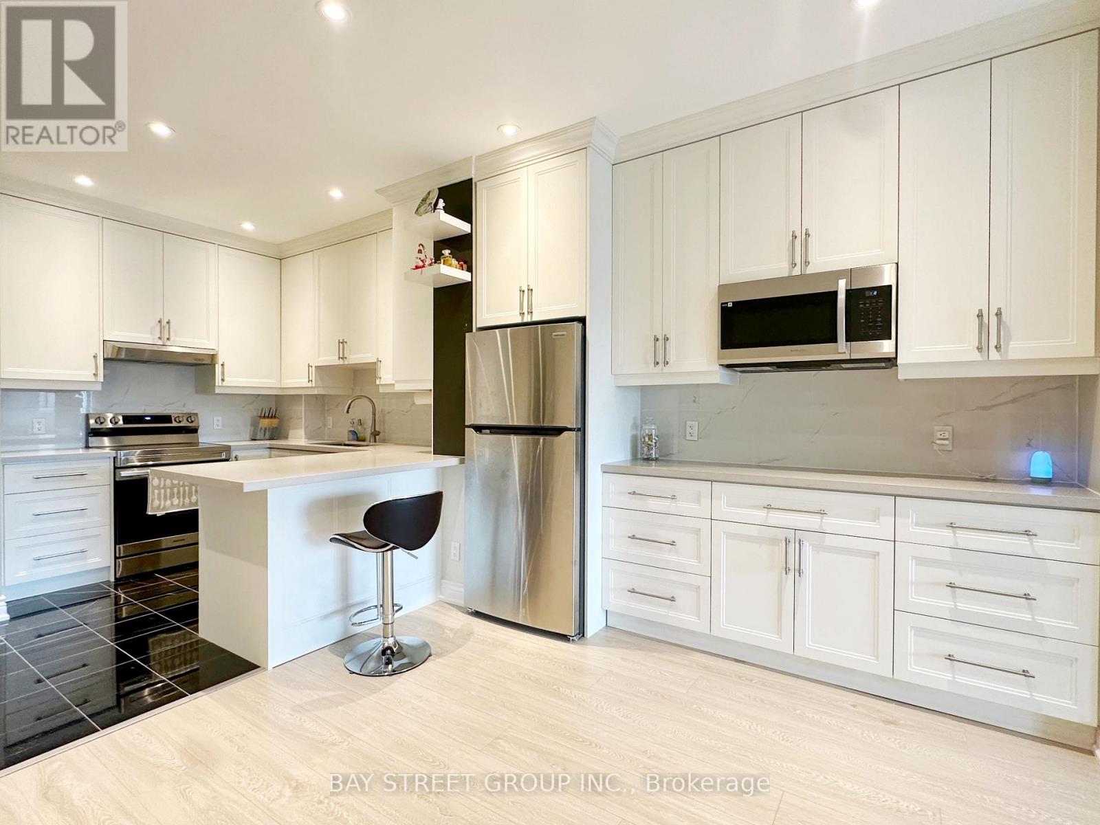 1001 - 102 Bloor Street W, Toronto, Ontario  M5S 1M8 - Photo 14 - C12833146