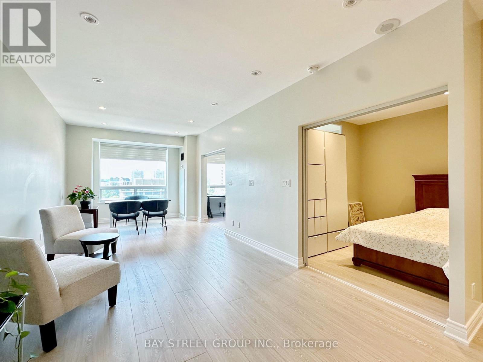 1001 - 102 Bloor Street W, Toronto, Ontario  M5S 1M8 - Photo 15 - C12833146