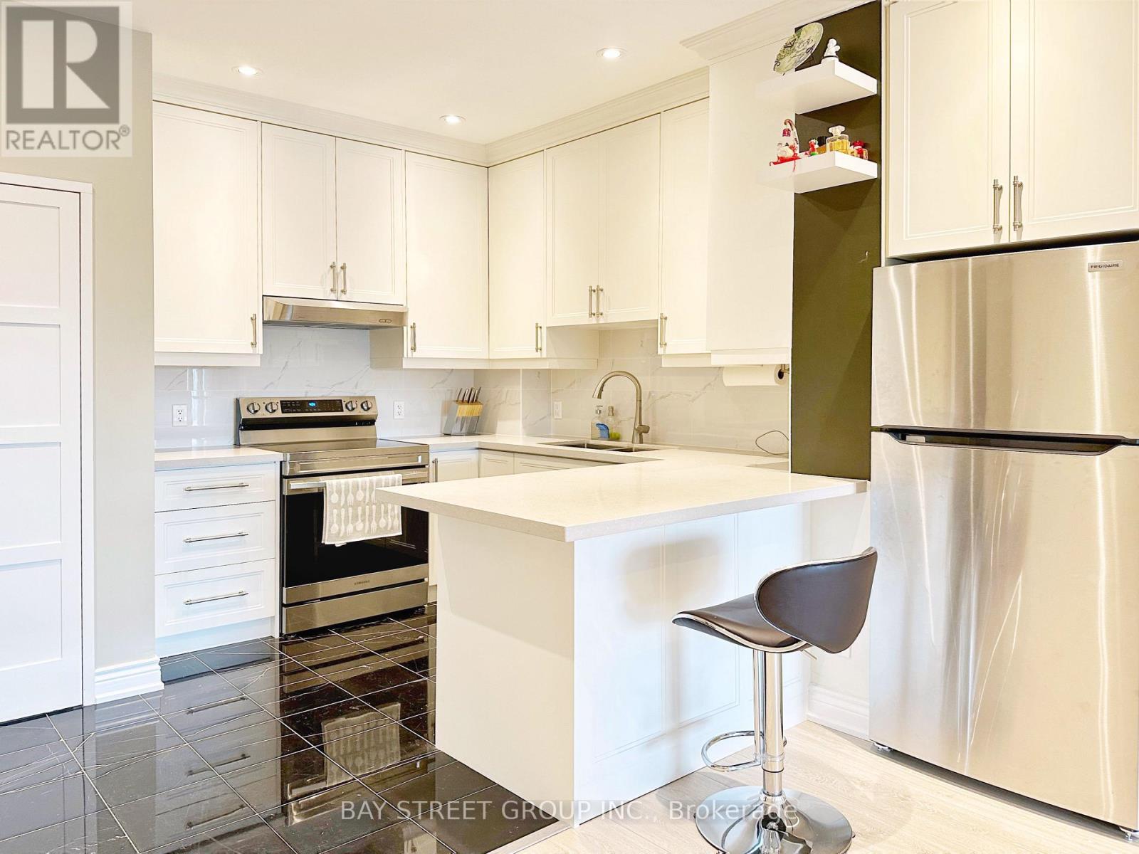 1001 - 102 Bloor Street W, Toronto, Ontario  M5S 1M8 - Photo 18 - C12833146