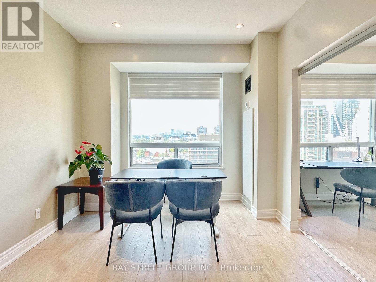 1001 - 102 Bloor Street W, Toronto, Ontario  M5S 1M8 - Photo 19 - C12833146