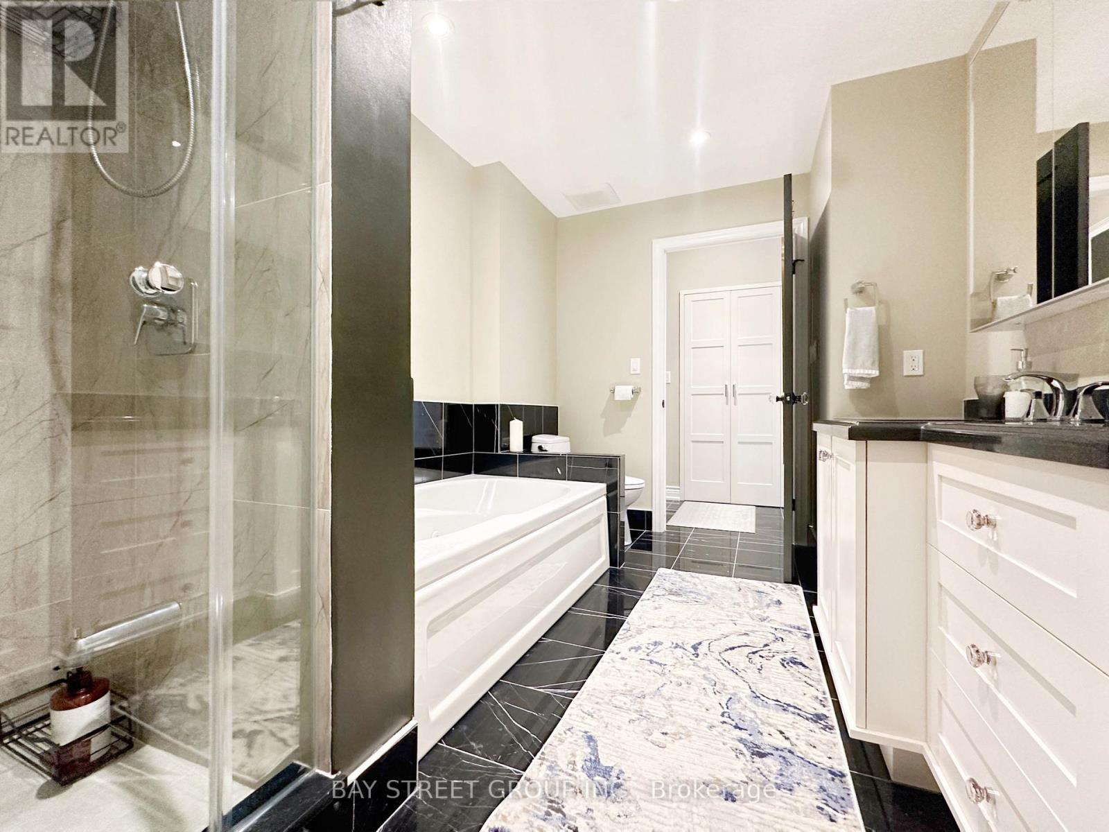 1001 - 102 Bloor Street W, Toronto, Ontario  M5S 1M8 - Photo 26 - C12833146