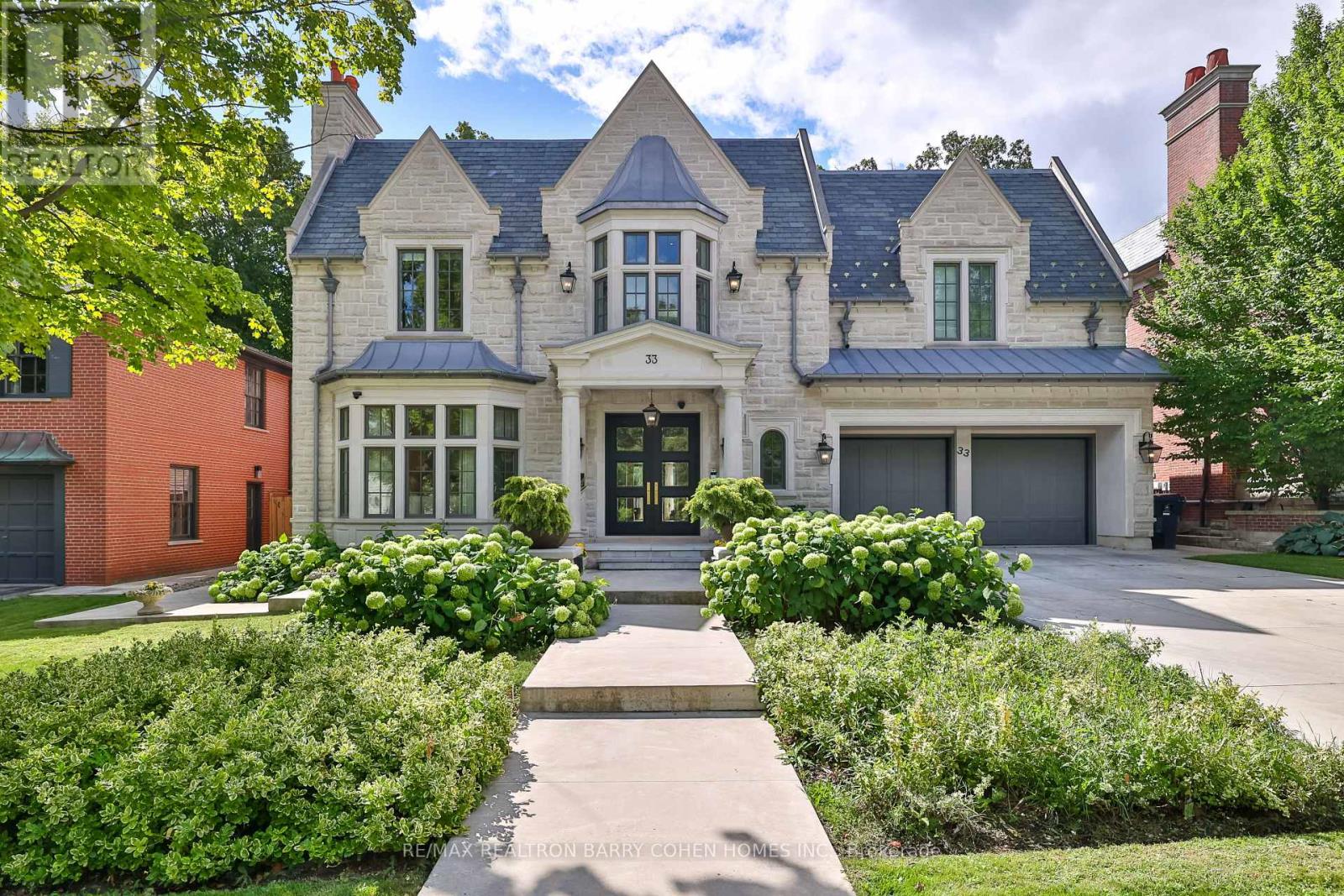 33 STRATHEDEN ROAD, Toronto, Ontario