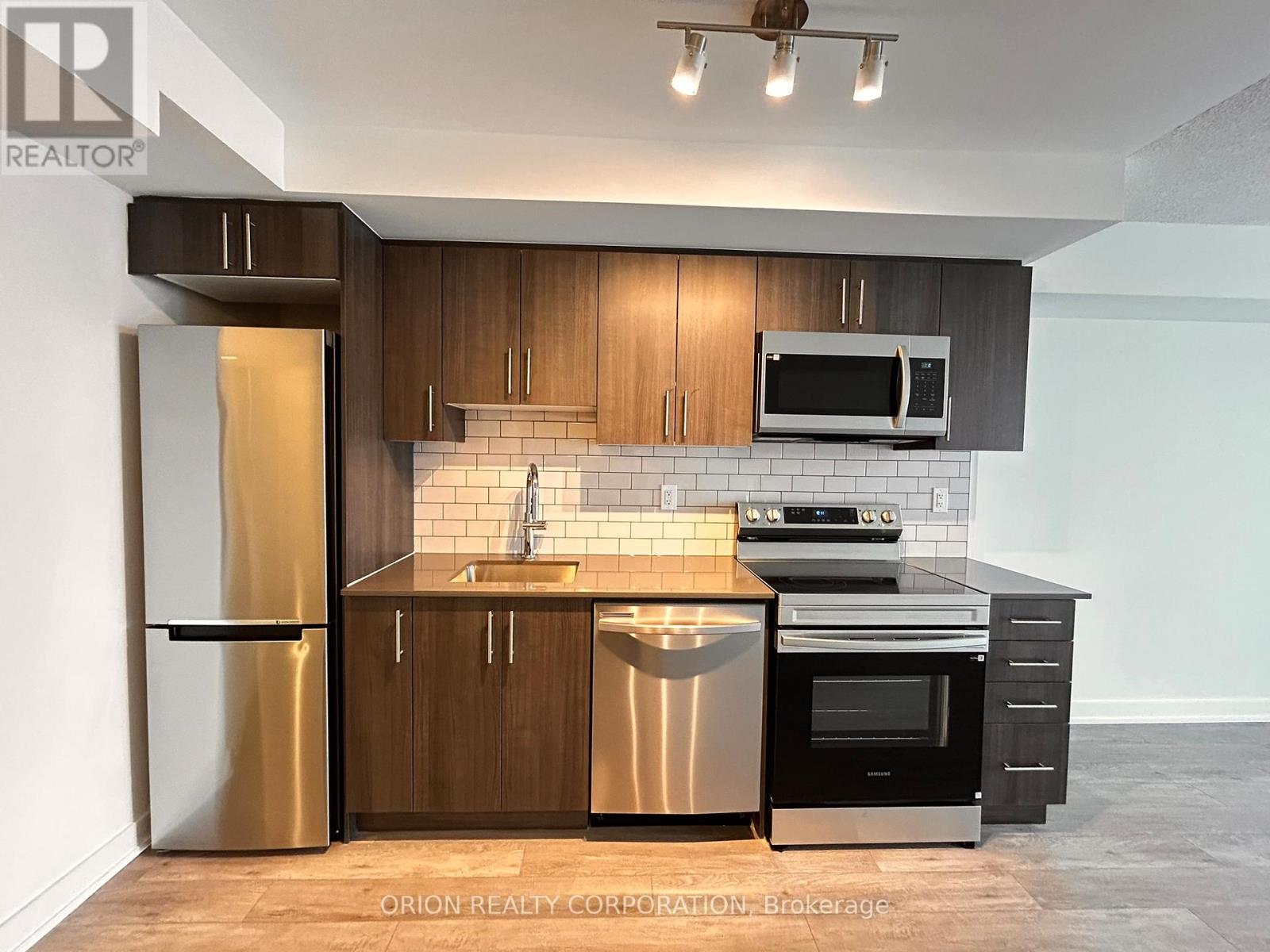 904 - 1010 Sandy Beach Road, Pickering, Ontario  L1W 0C7 - Photo 3 - E12832962