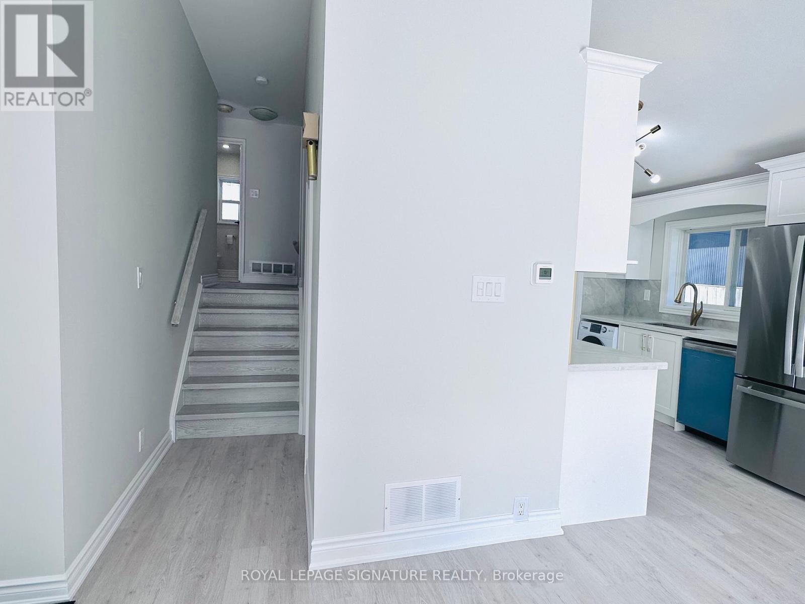 Main - 55 Munson Crescent, Toronto, Ontario  M1P 3M8 - Photo 8 - E12833102